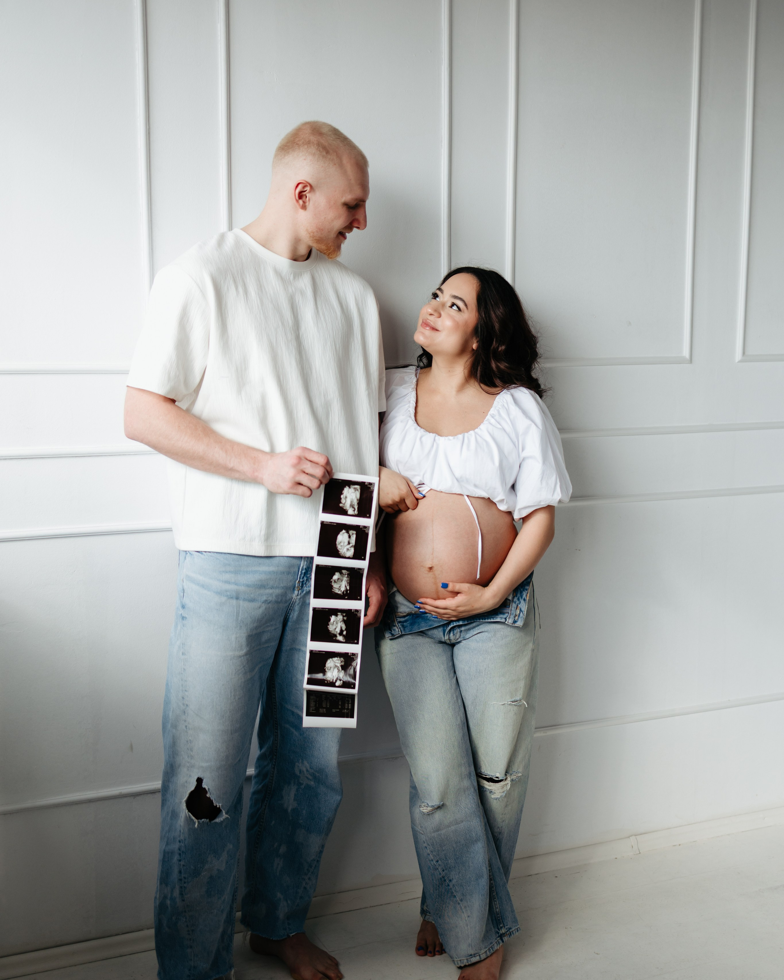MAYRA & TREY’S MATERNITY STUDIO SESSION
