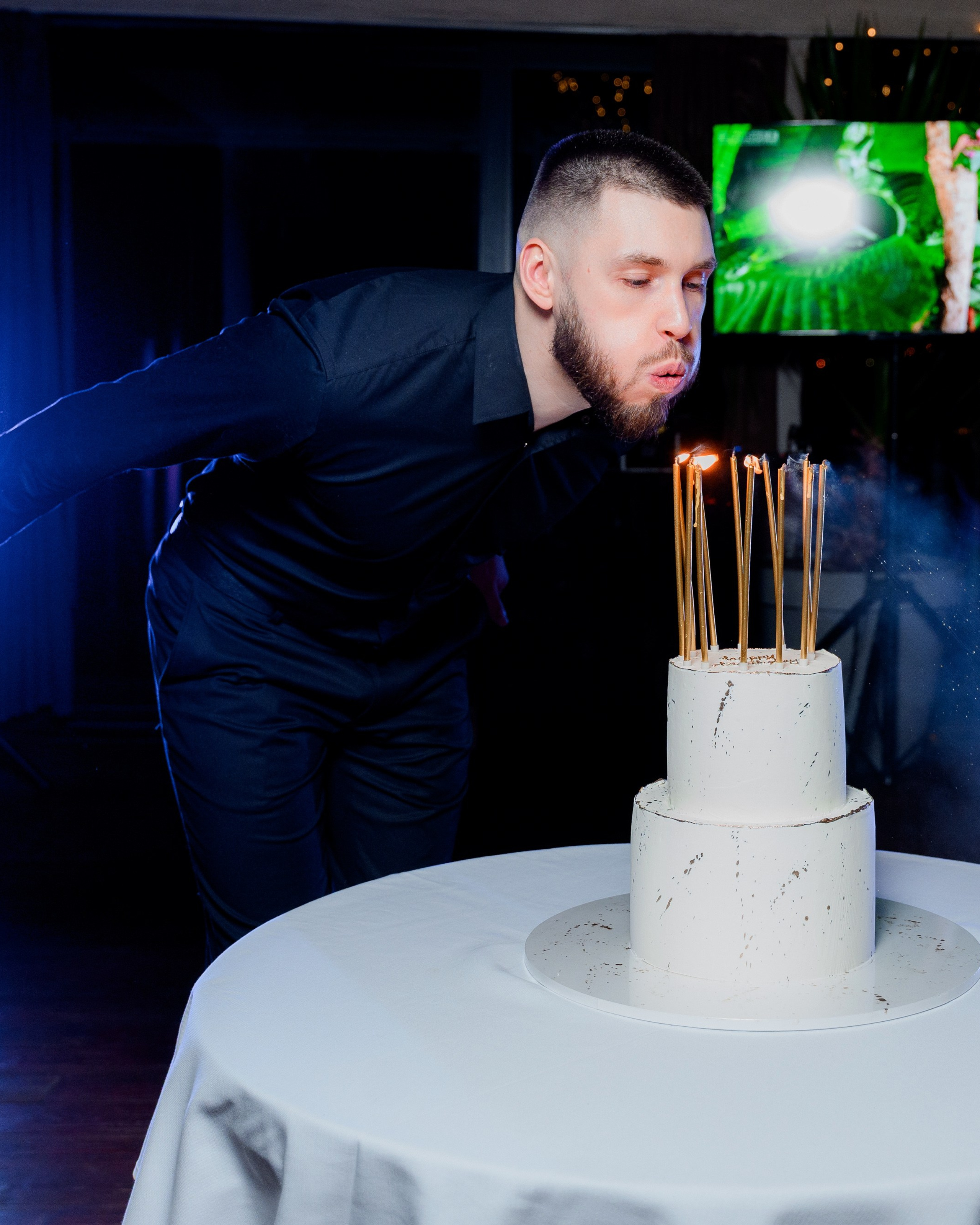 Богдану 30 років
