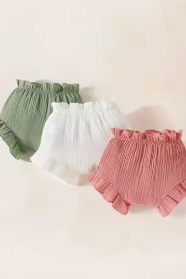 Cake smash outfits for girls. Newborn and family photographer. Hills District. Sydney