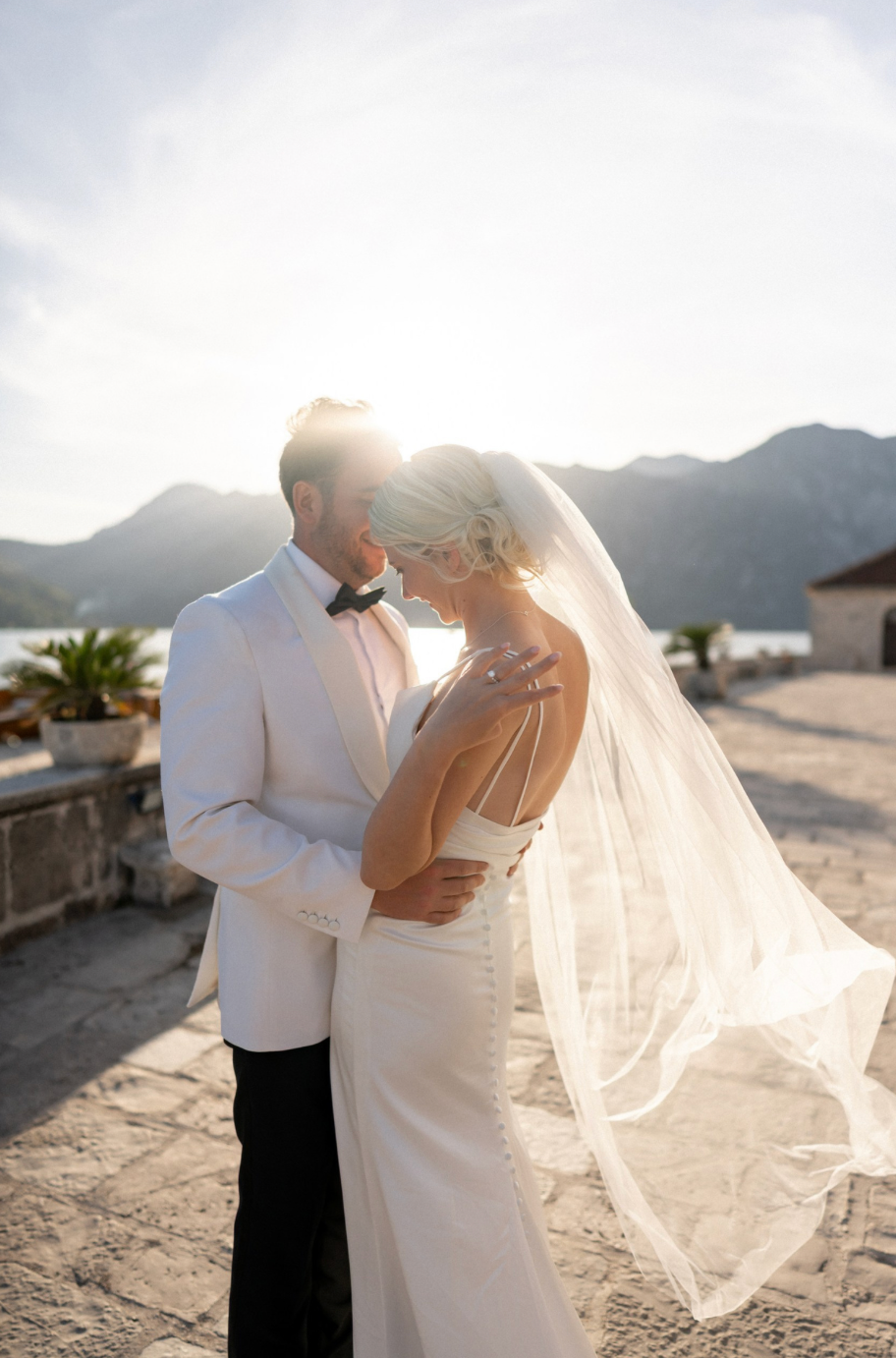 Fotograf i Perast: parfoto, familie og bryllup i mykt lys