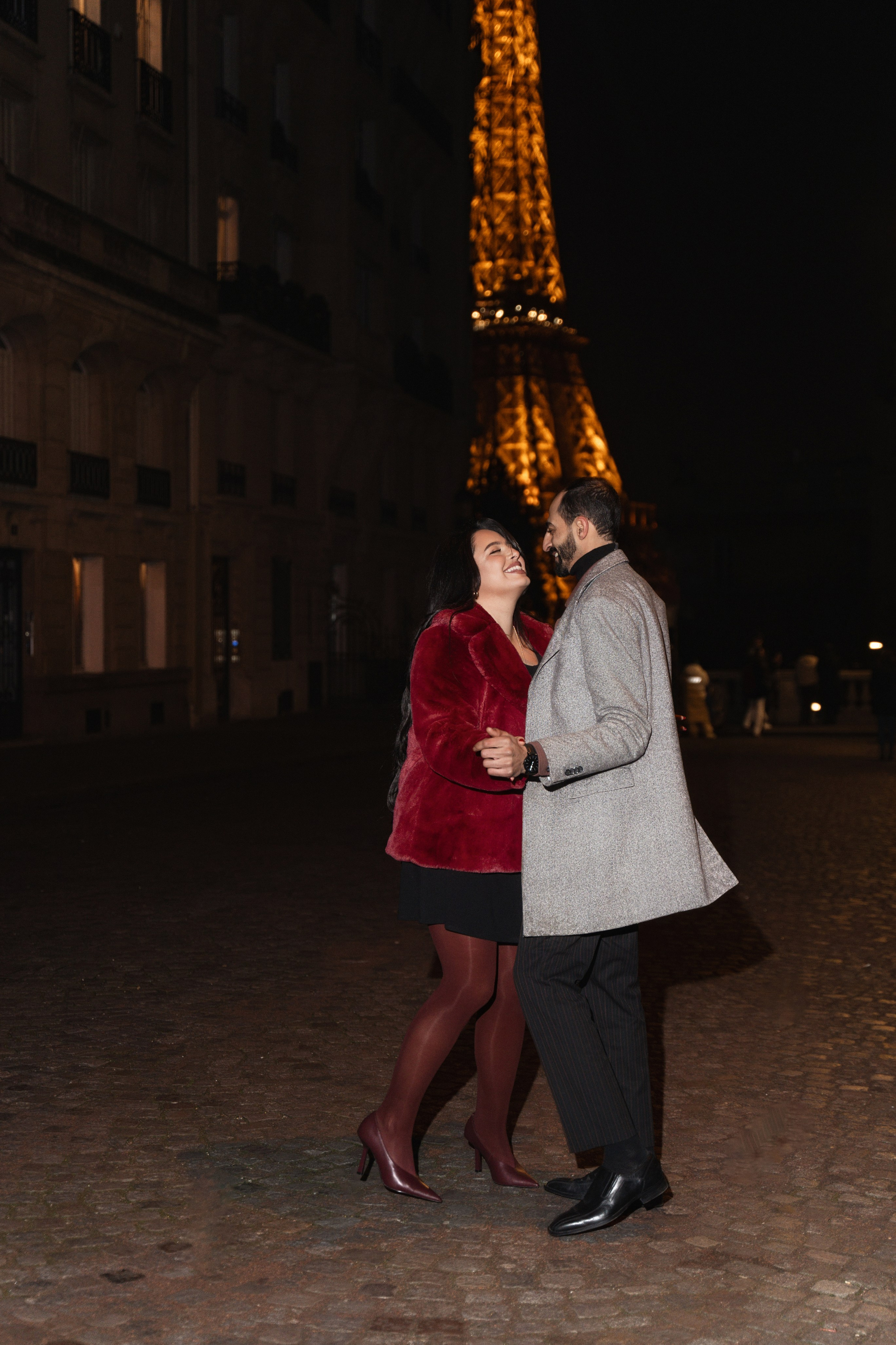 Night time. Photographer in Paris Yulia Shkadina | Couples, engagement, pre-wedding, individual photo-shoots in Paris at the best locations