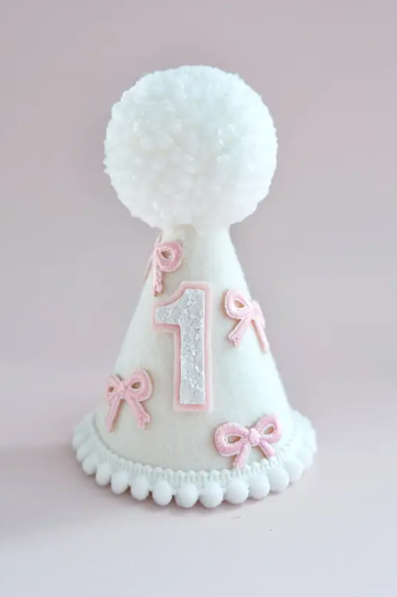 Cake smash outfits for girls. Newborn and family photographer. Hills District. Sydney