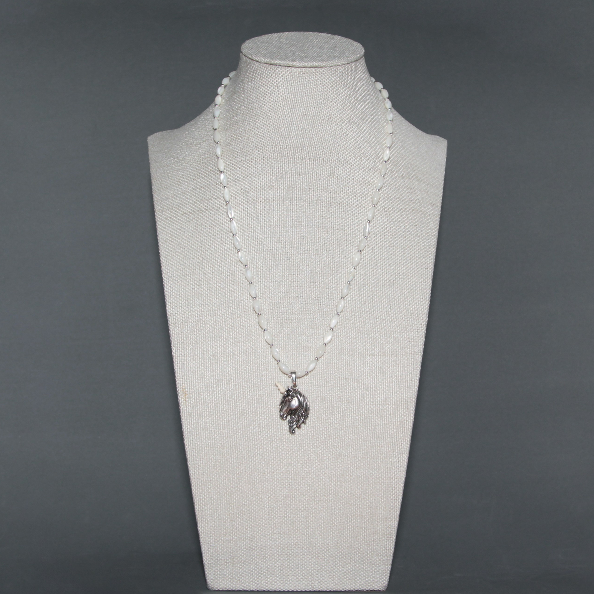 Modern Jewelry. Современнные и актикварные украшения в Барселоне, Москве и Санкт-Петербурге