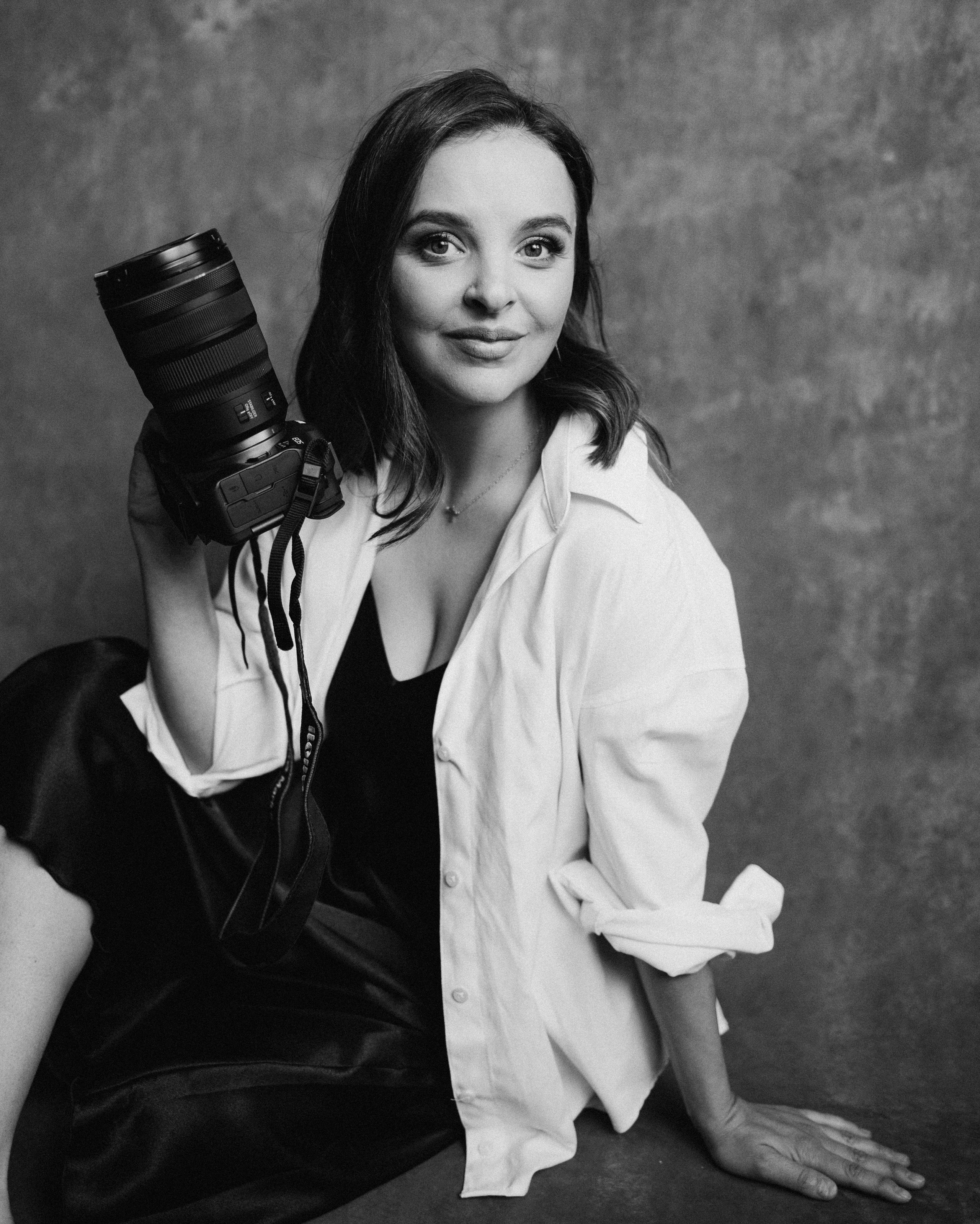 Contact me. Iana Banana | Toronto Maternity, Newborn & Family Photographer