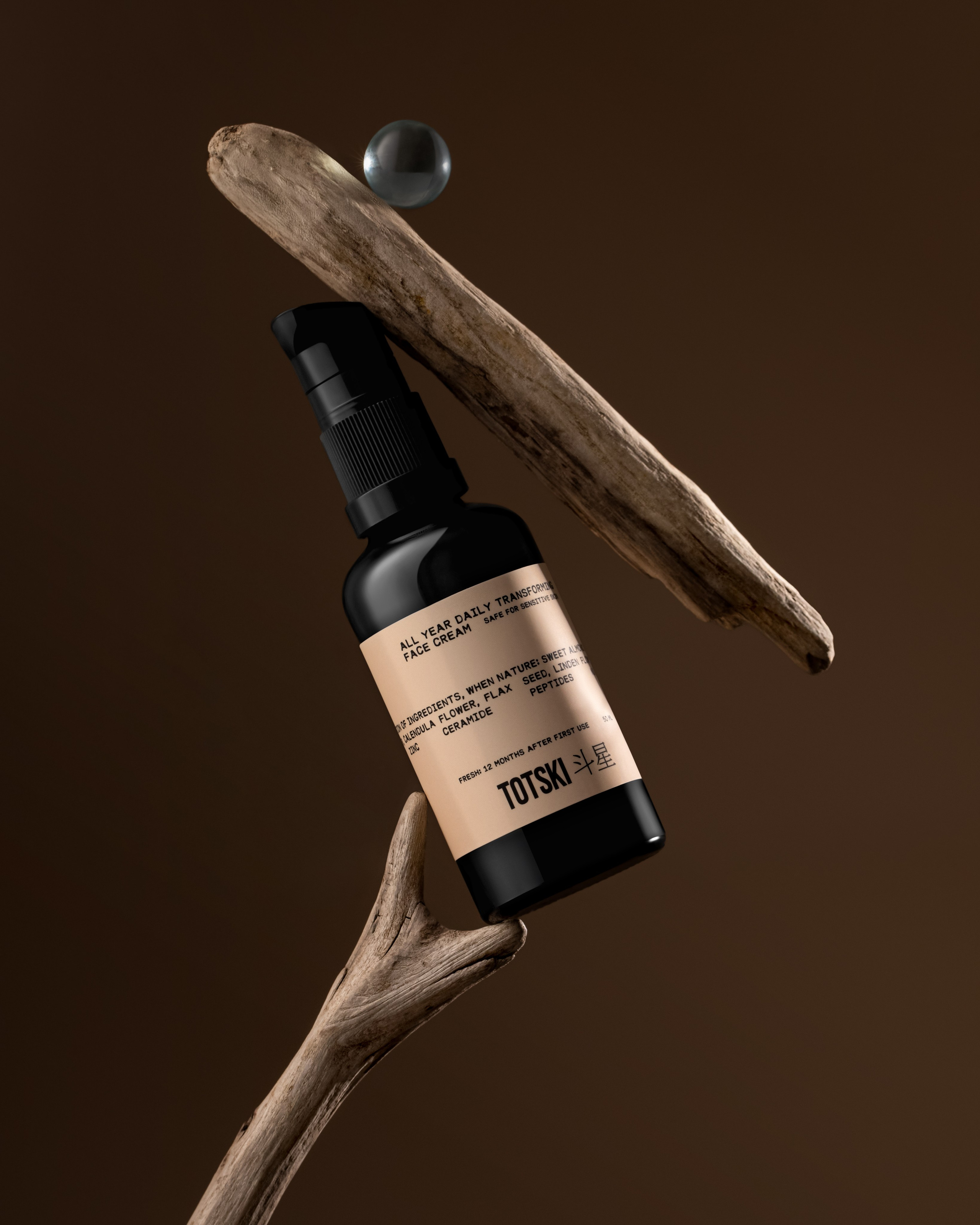 Cosmetics retouching - smooth background, accurate colors, dust and blemish removal