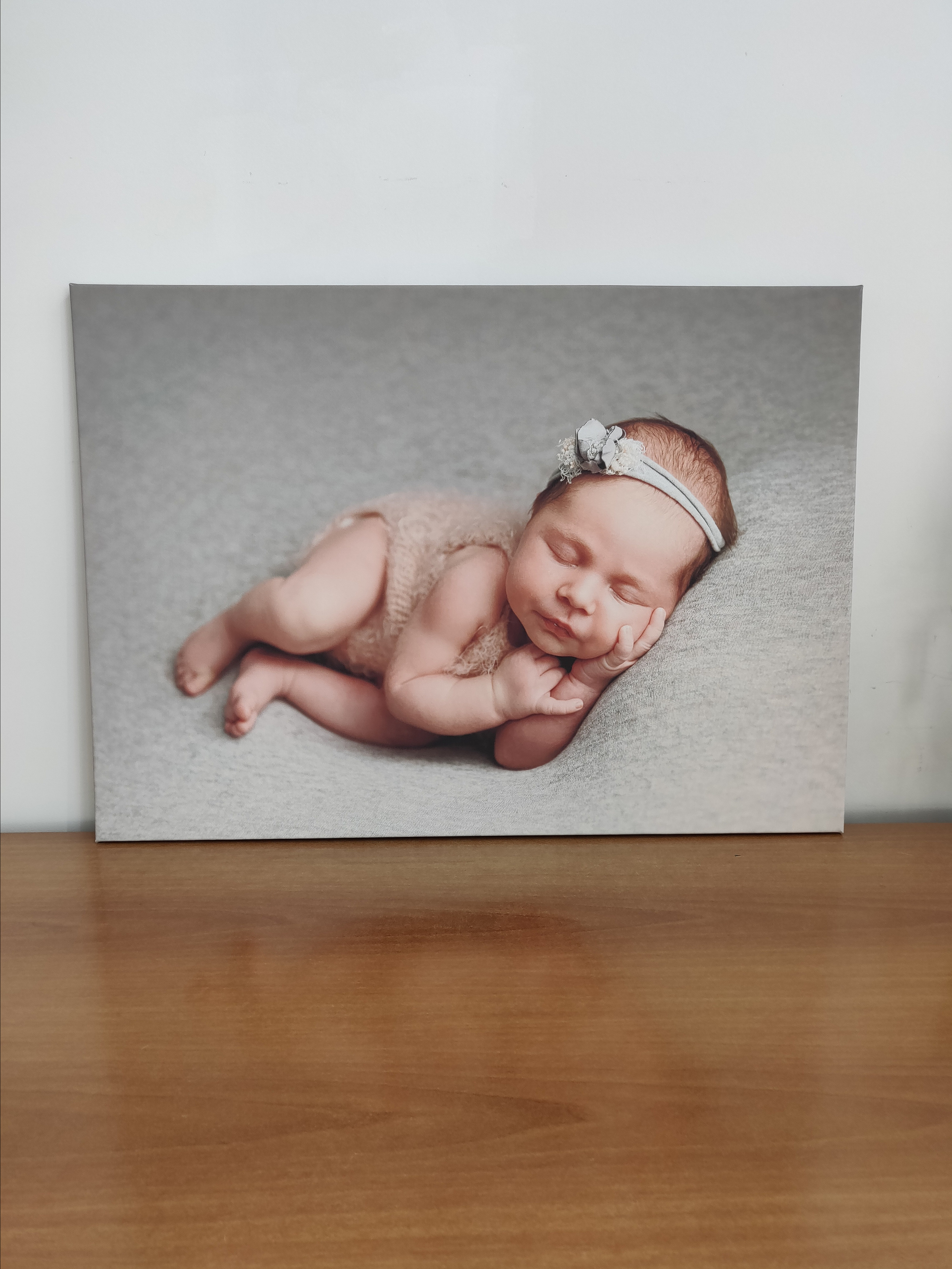 Холсти. Фотограф новонароджених діток та їх сімей в Тернополі