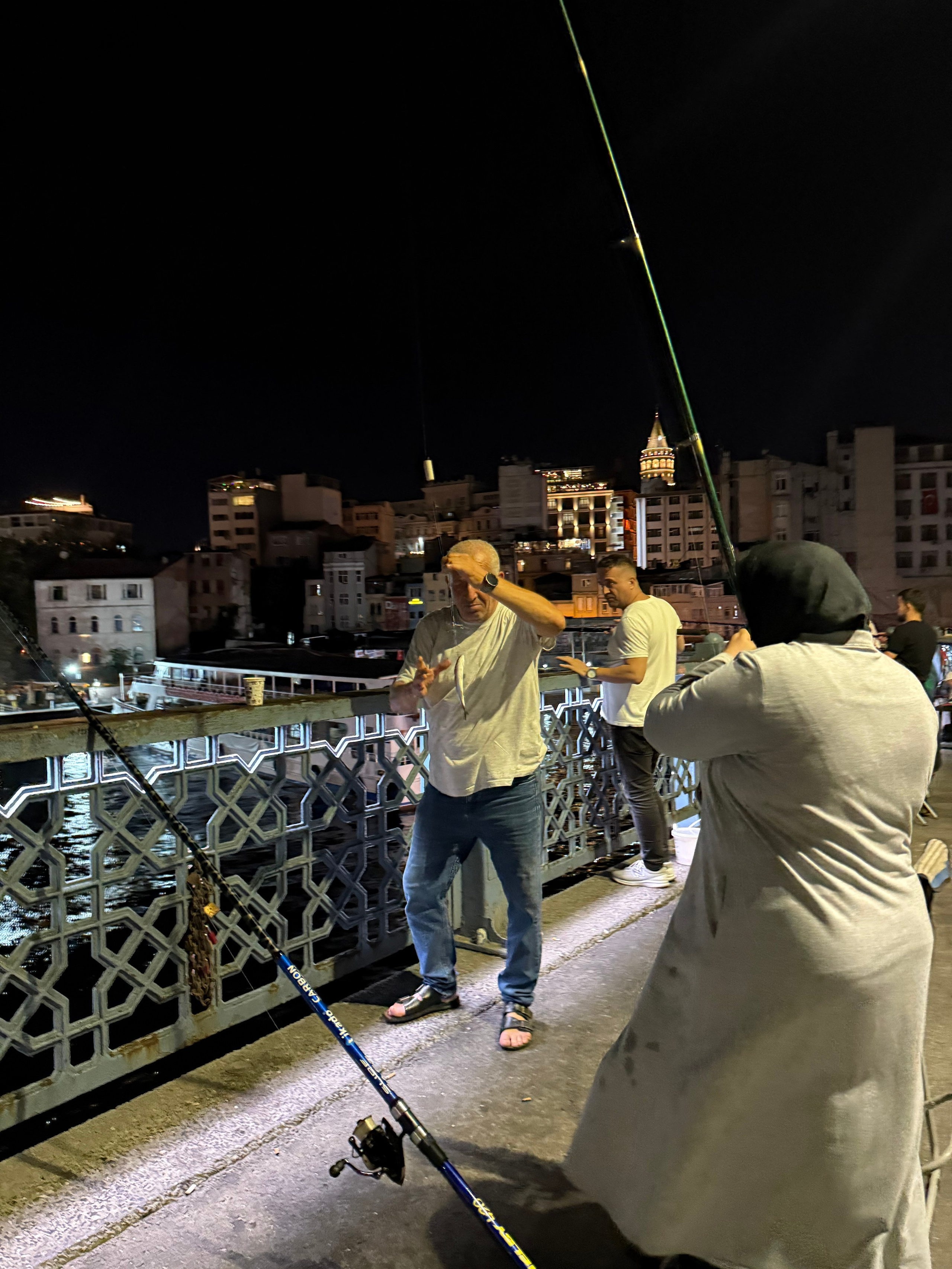 9 Tage in der Türkei: Entspannt und locker. Zwei Tage in jeder Stadt: Istanbul, Antalya, Kaş und ein Villenaufenthalt mit Bergblick