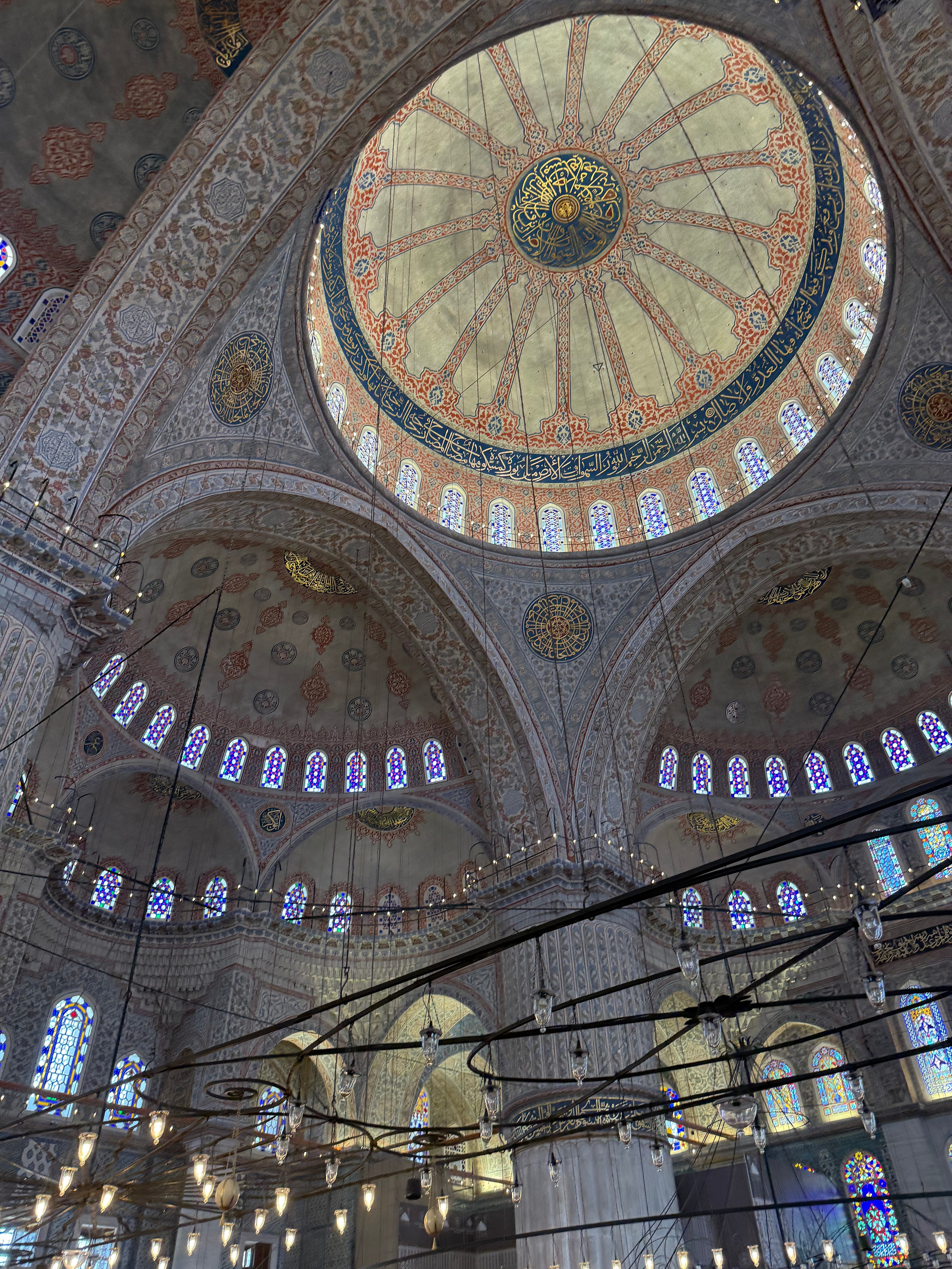 9 Tage in der Türkei: Entspannt und locker. Zwei Tage in jeder Stadt: Istanbul, Antalya, Kaş und ein Villenaufenthalt mit Bergblick