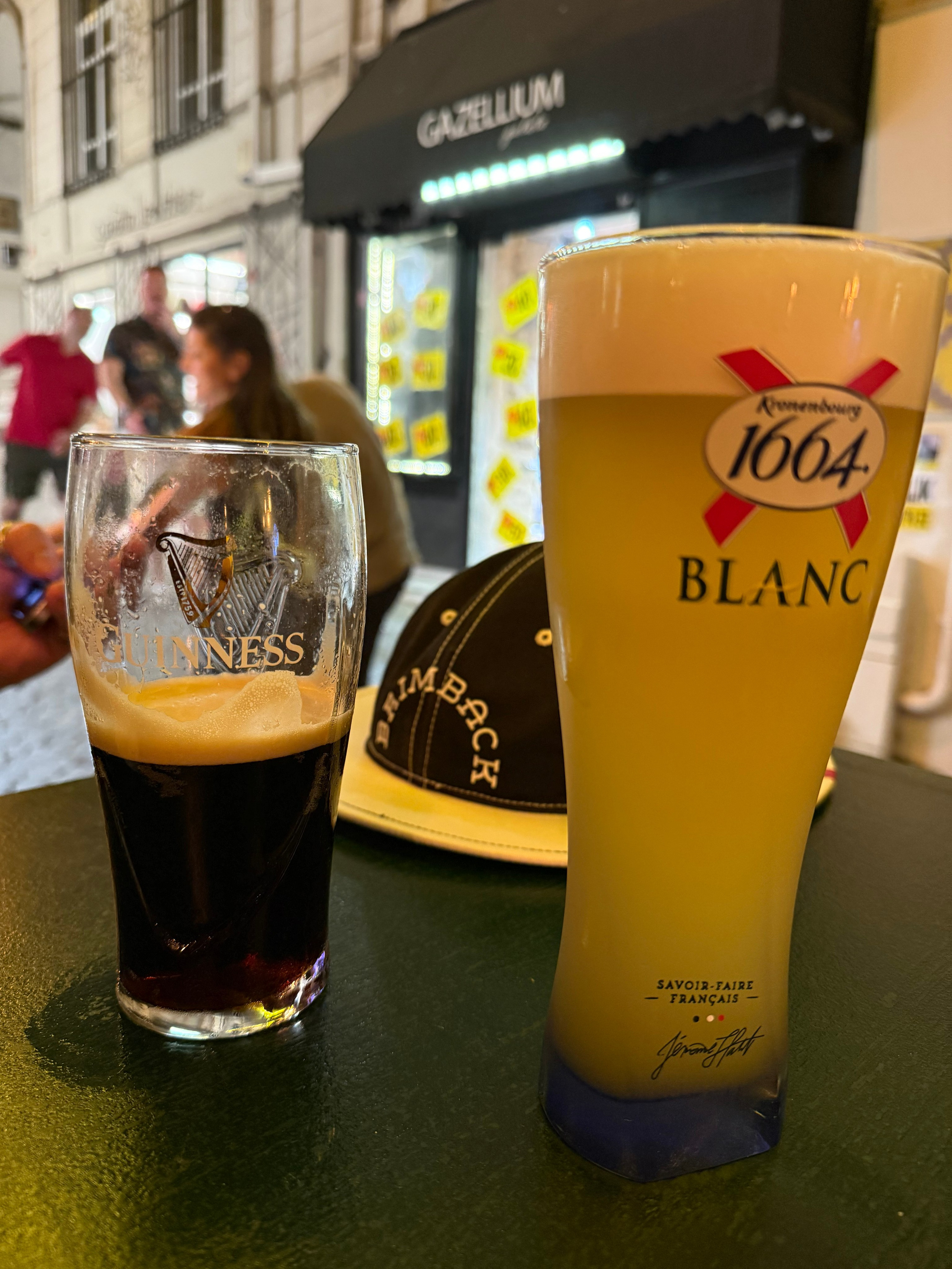 9 Tage in der Türkei: Entspannt und locker. Zwei Tage in jeder Stadt: Istanbul, Antalya, Kaş und ein Villenaufenthalt mit Bergblick