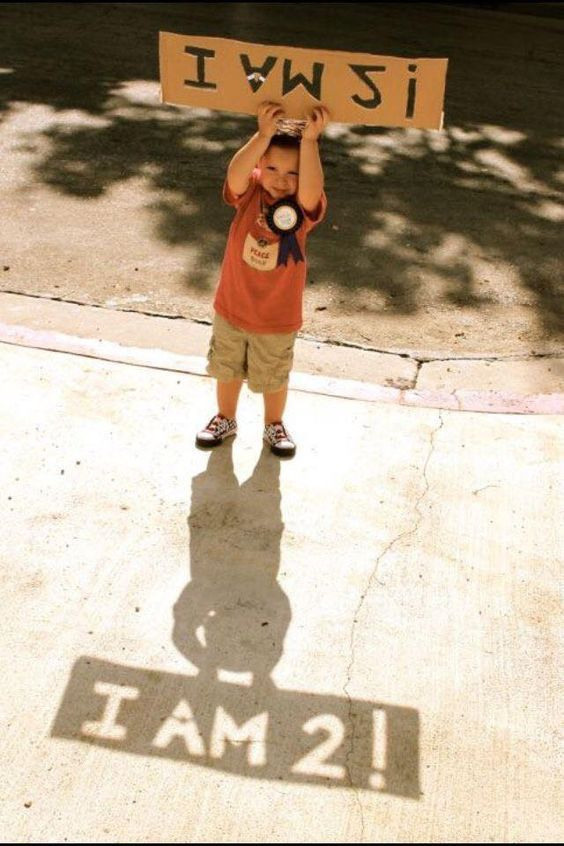 10 Creative Ways To Make Photos Of Your Growing (Too Fast!) Child. Portrait and graduation photographer Marina Simanava