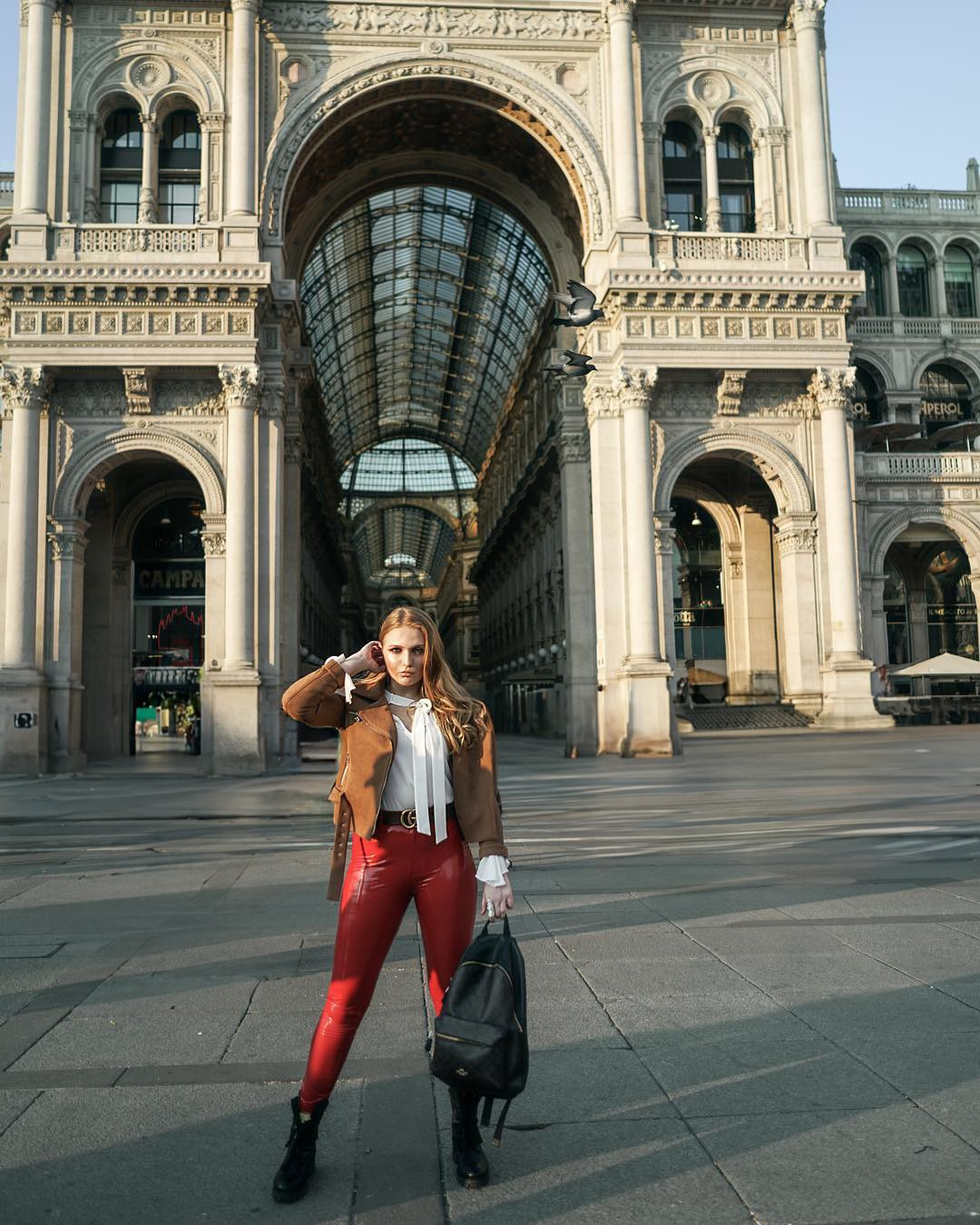 ABOUT. Julia Di |Fashion streetstyle photographer|videomaker in Milan & Paris