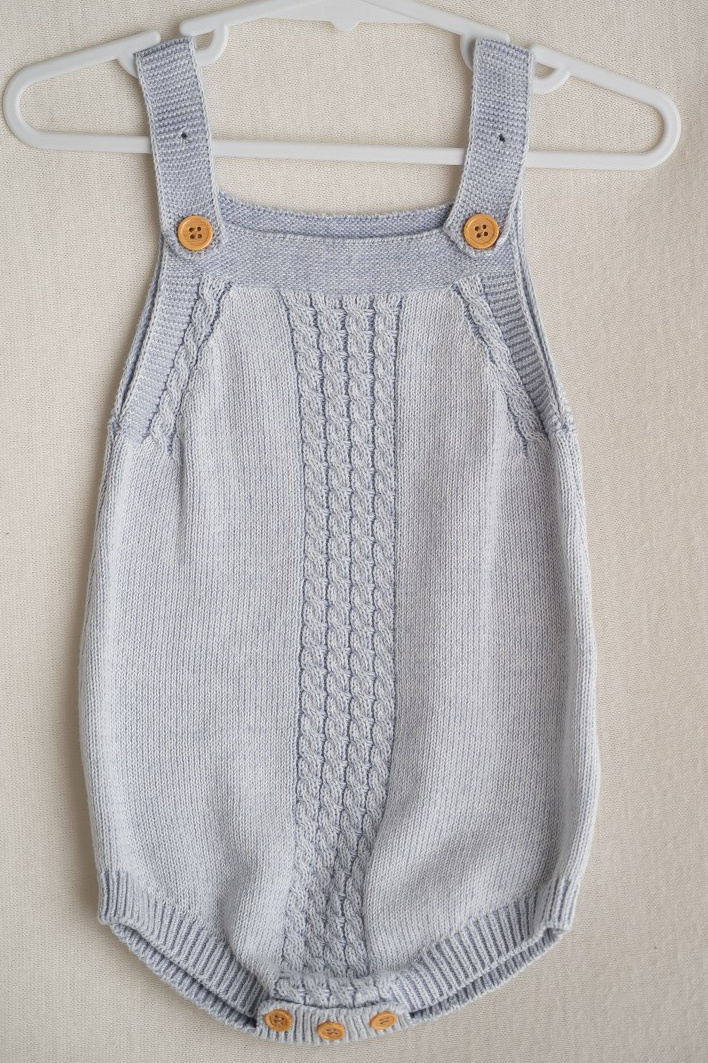 Cake smash outfits for boys. Newborn and family photographer. Hills District. Sydney