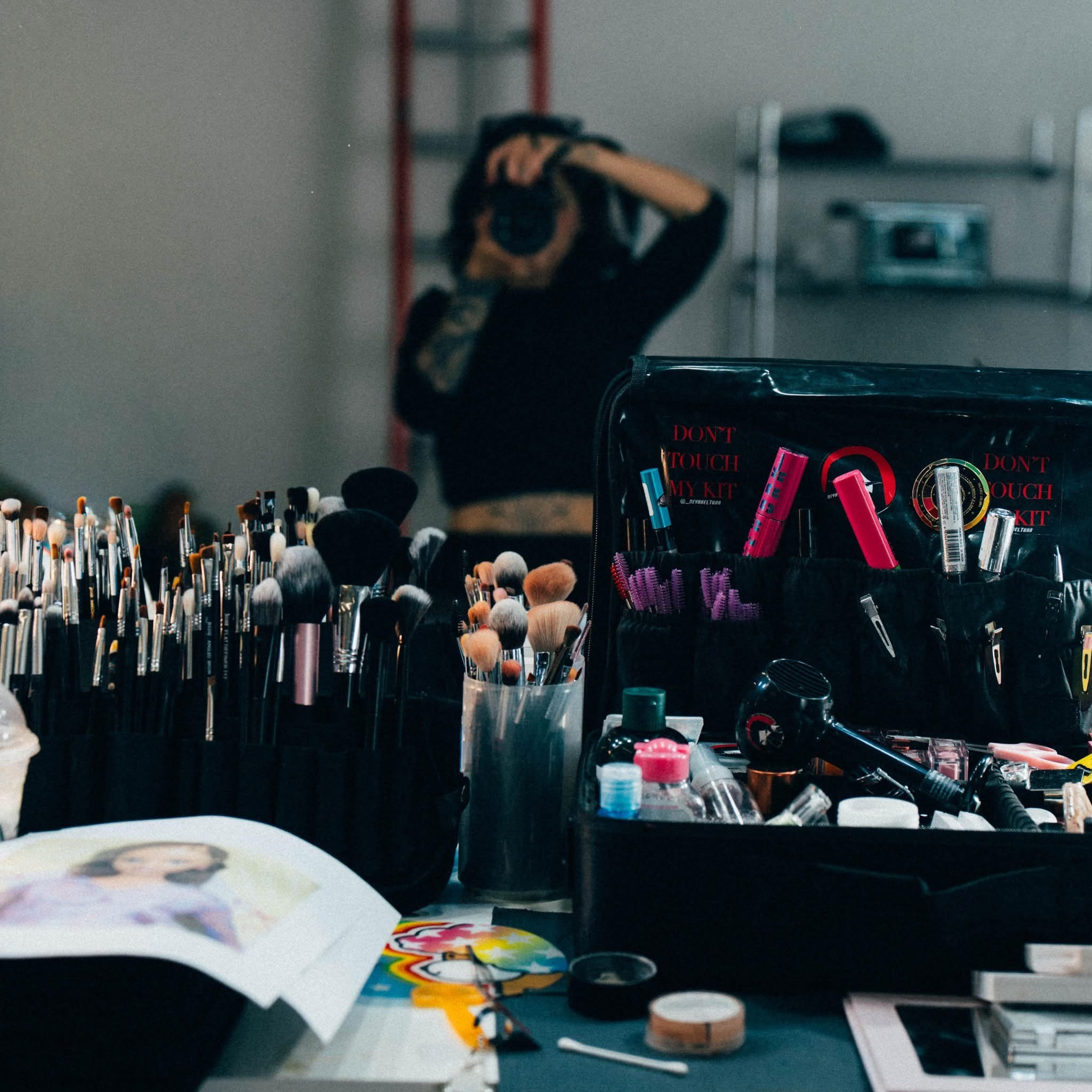 CLASS. DEYA BELTRAN Maquilladora, fotógrafa y vídeos