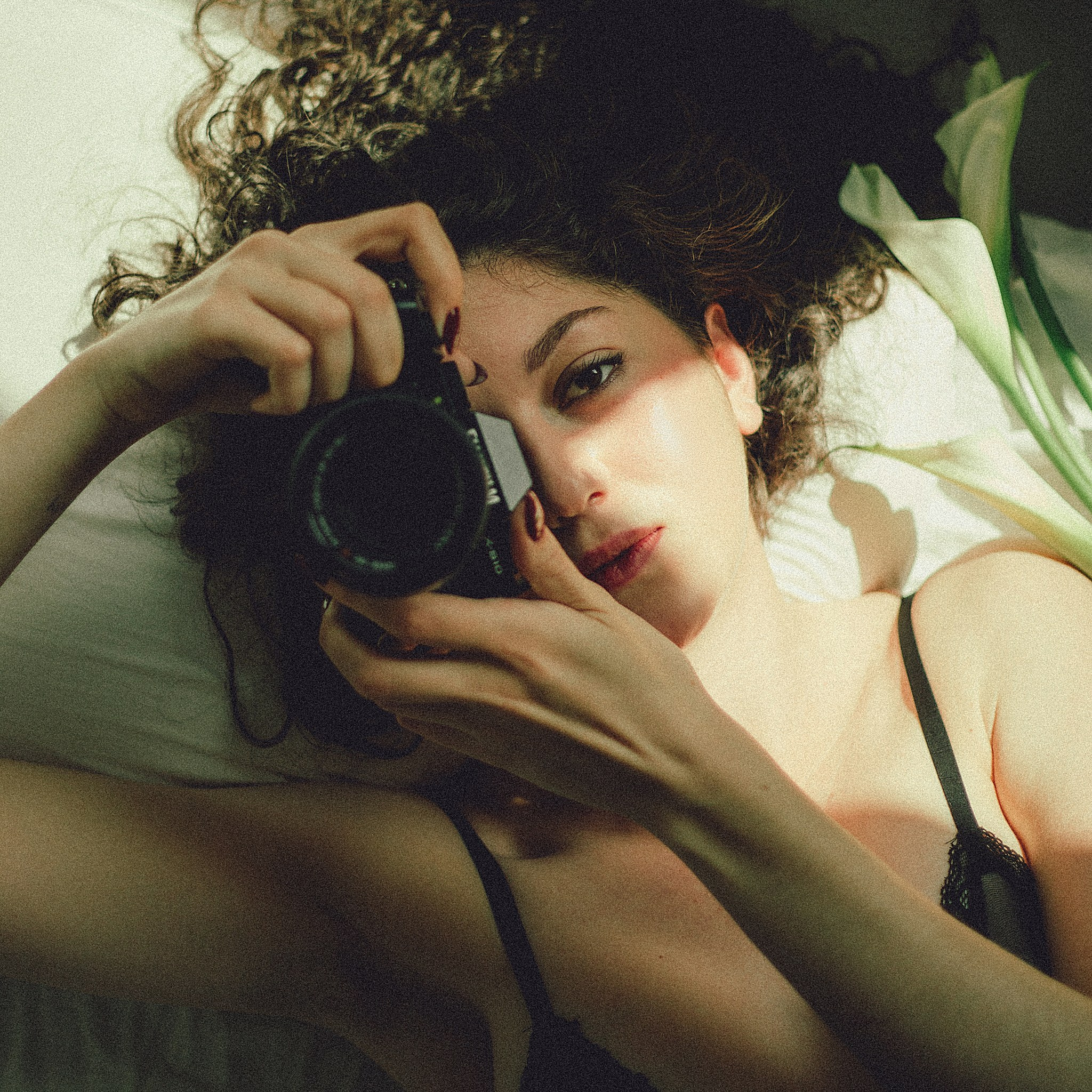 Contact. Photographer Stasi Dilbazi