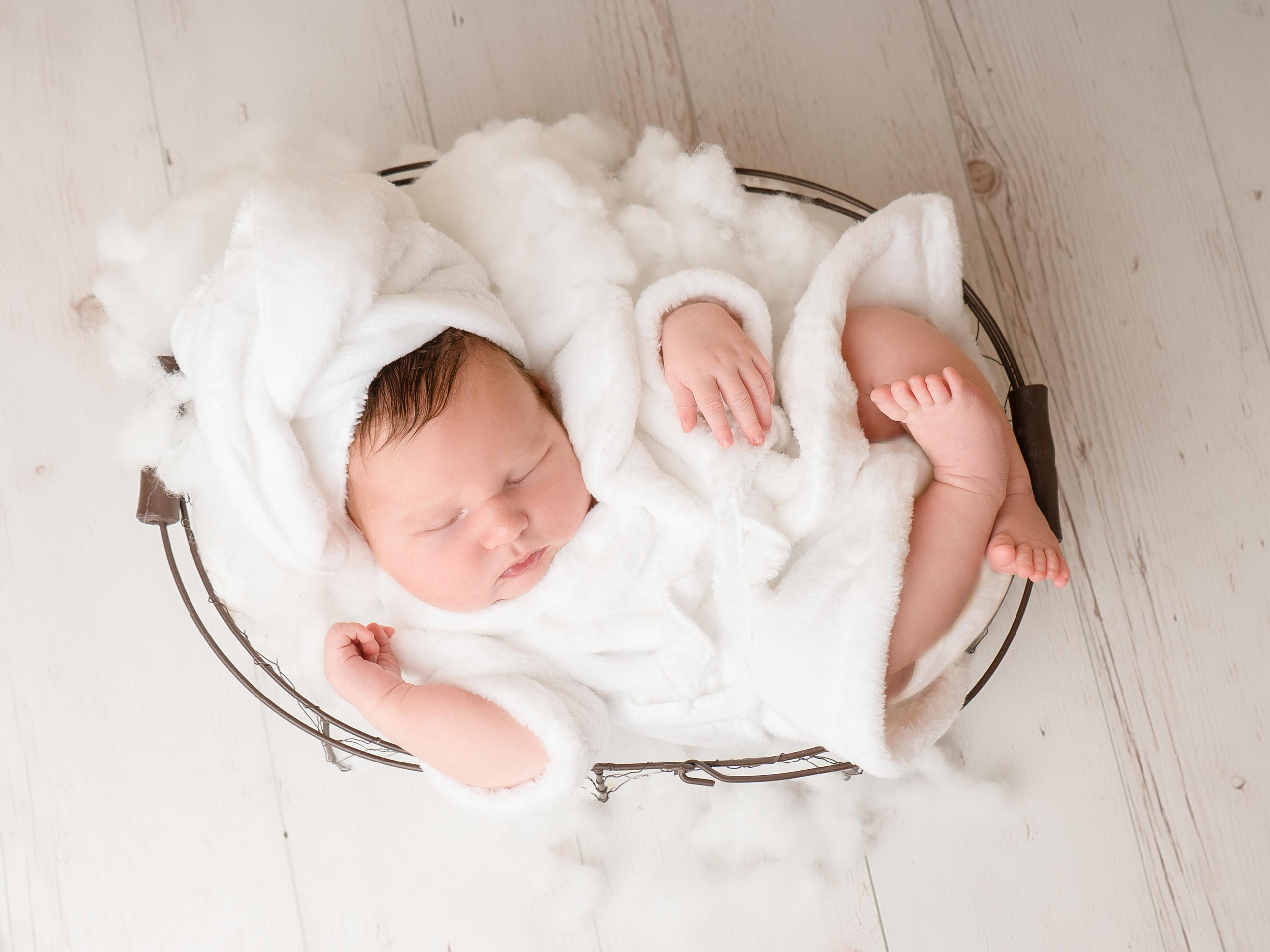 Esu Aleksandra naujagimių ir kudikių fotografė iš Vilniaus