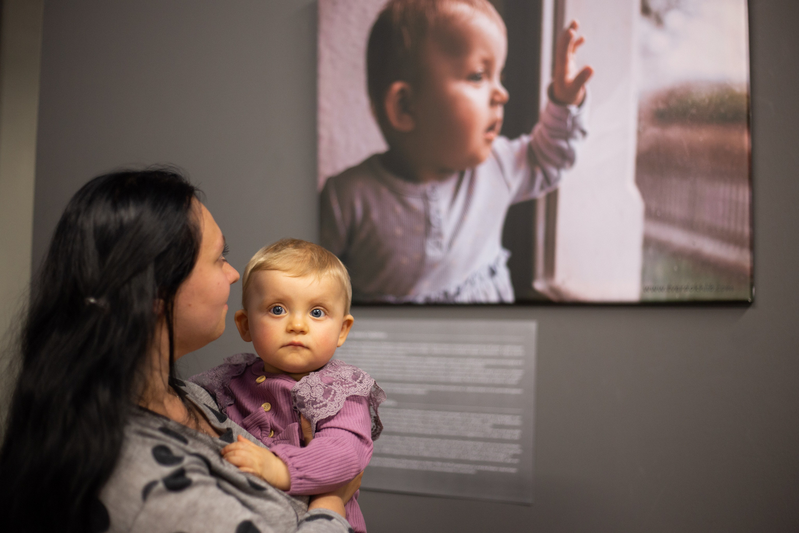 Відкриття фотовиставки Наталії Твердохліб та презентація проекту «Діти України». Наталя Твердохліб - дитячий та сімейний фотограф в Дрездені, Німеччина