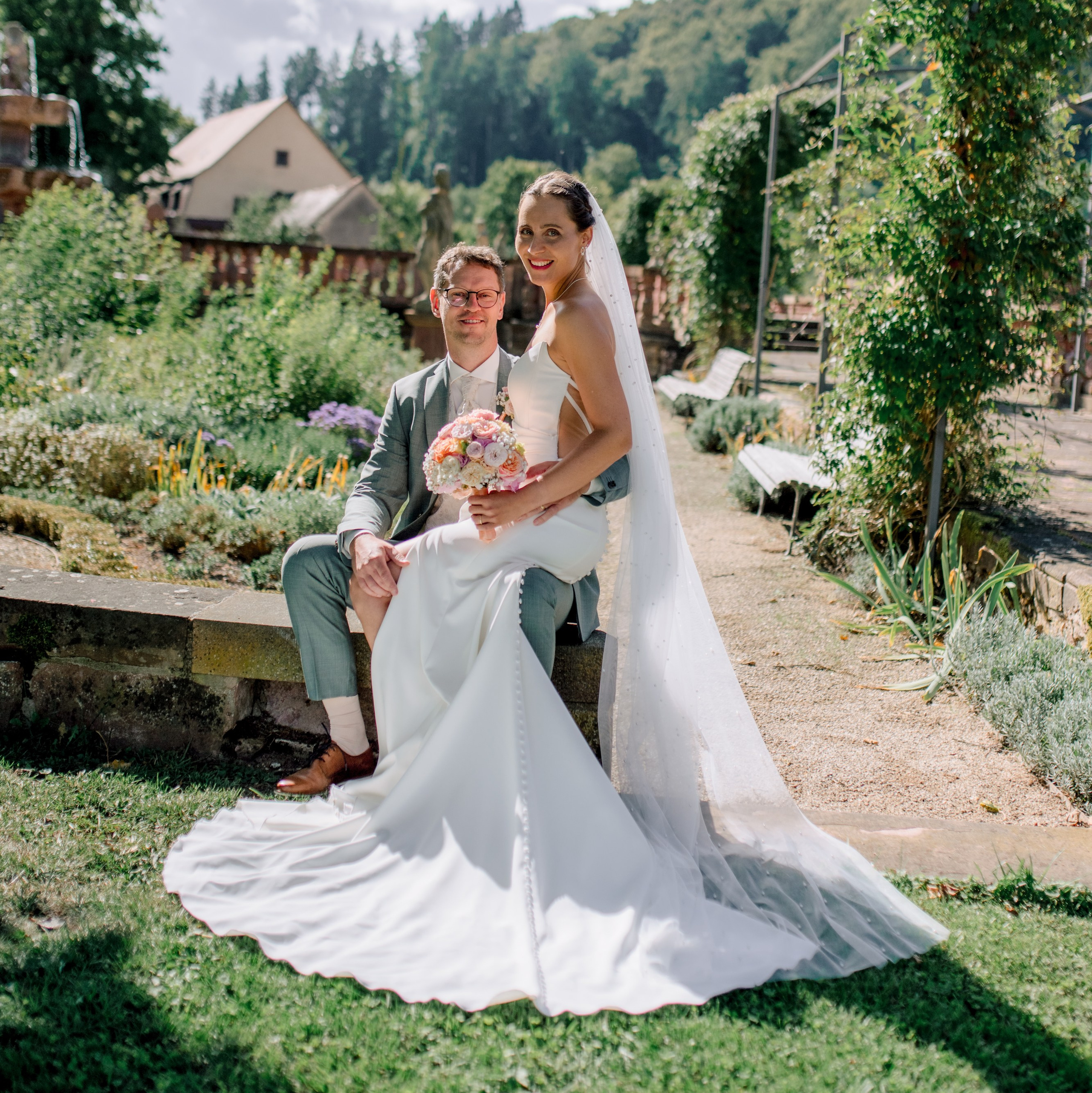 Hochzeit Kloster Bronnbach – Hochzeitsfotografin Würzburg. Hochzeitsfotograf Würzburg | Anna Saribekyan