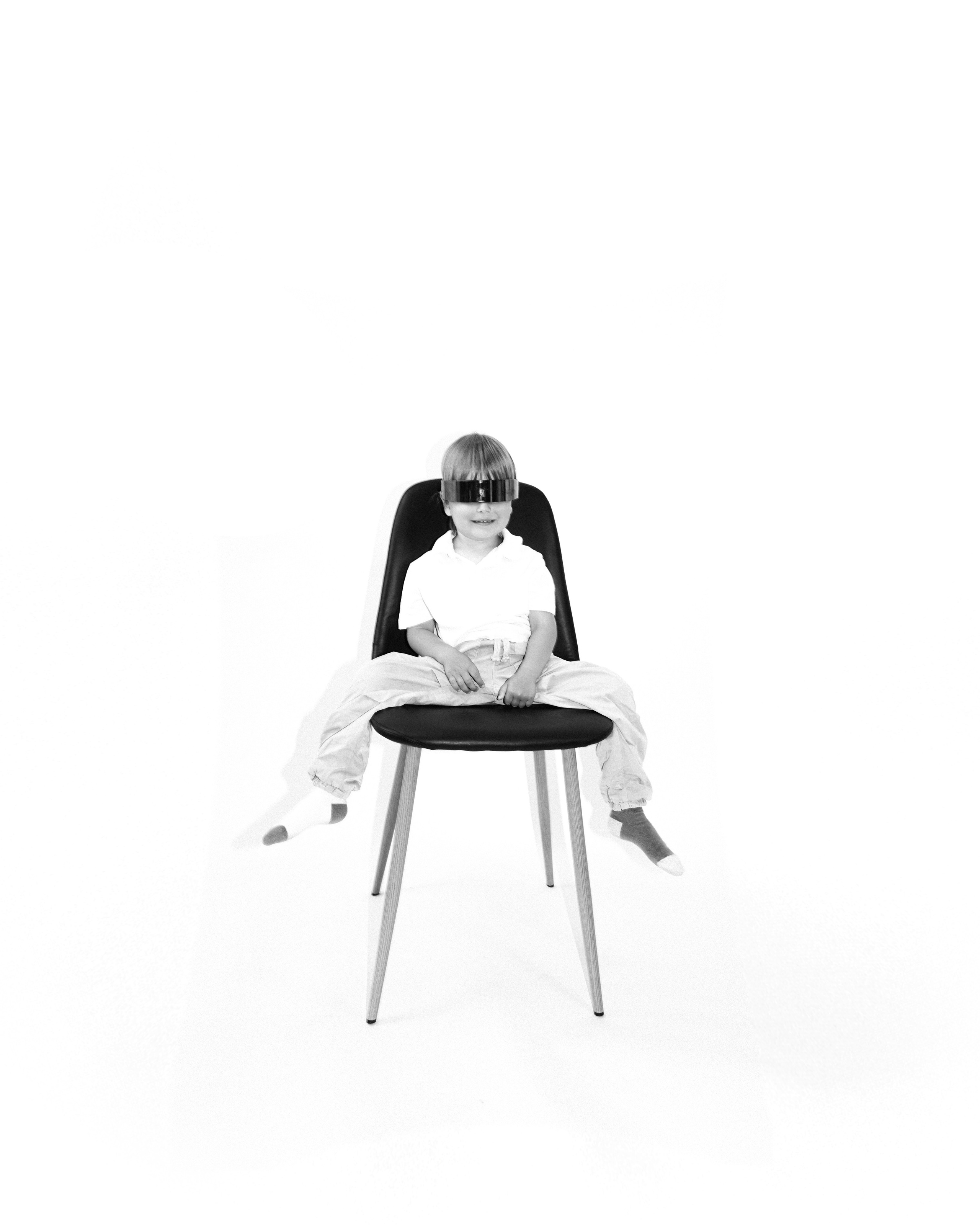 Minimalist studio portrait in Ireland — editorial-style photo by AMELPOMENEM.