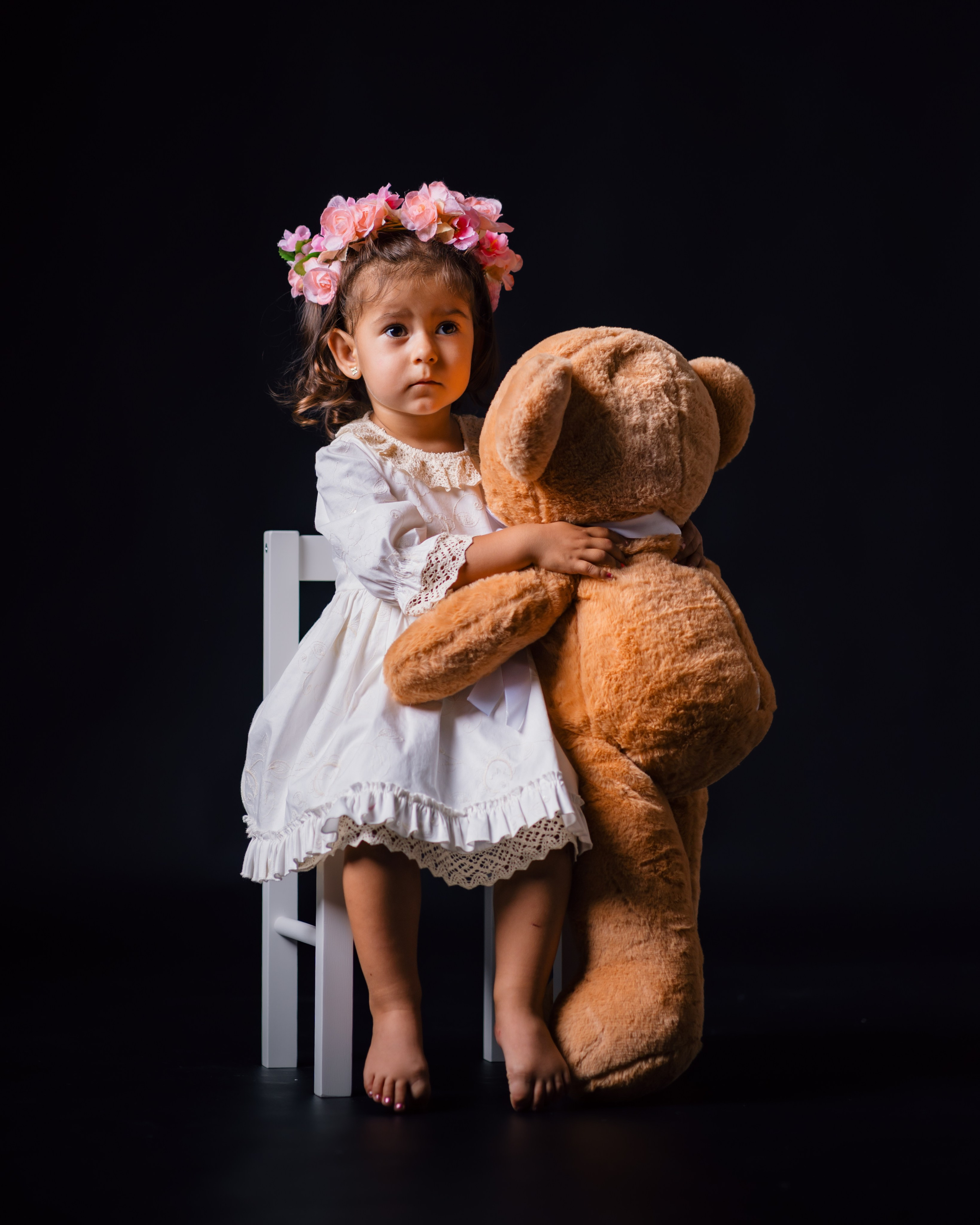 Contact vStudio. VStudio — mai mult decât fotografii