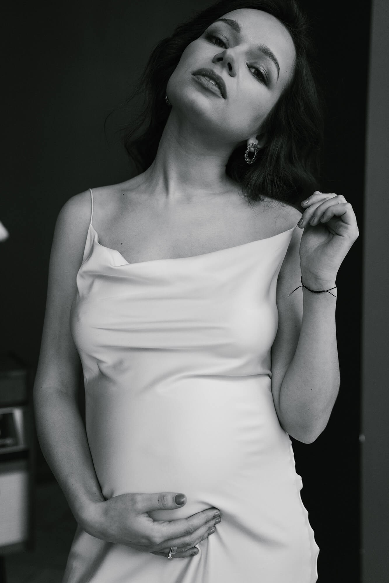 Maternity photo session in Munich. Inna Zaytseva Photography | Fotografin in München | Content Creation
