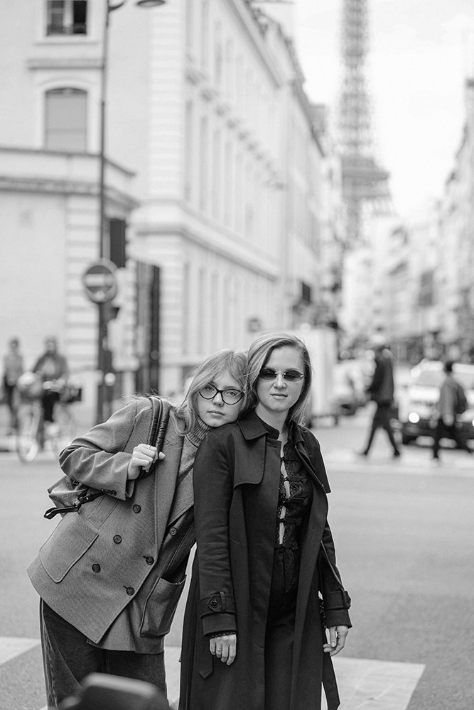 Rue Saint-Dominique for a photo walk between mother-daugther