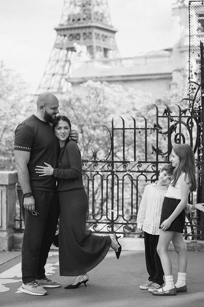 Avenue de Camoens street with Eiffel Tower in the background