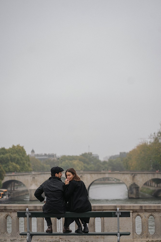 Bridges and quays perspective on Île Saint-Louis 