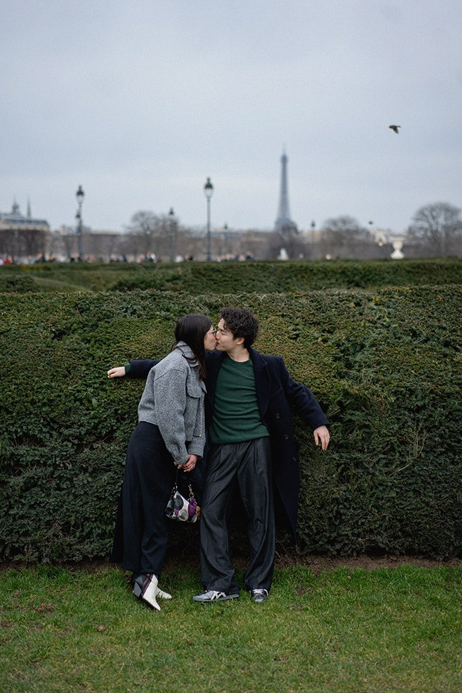 Love story in Tuileries Garden