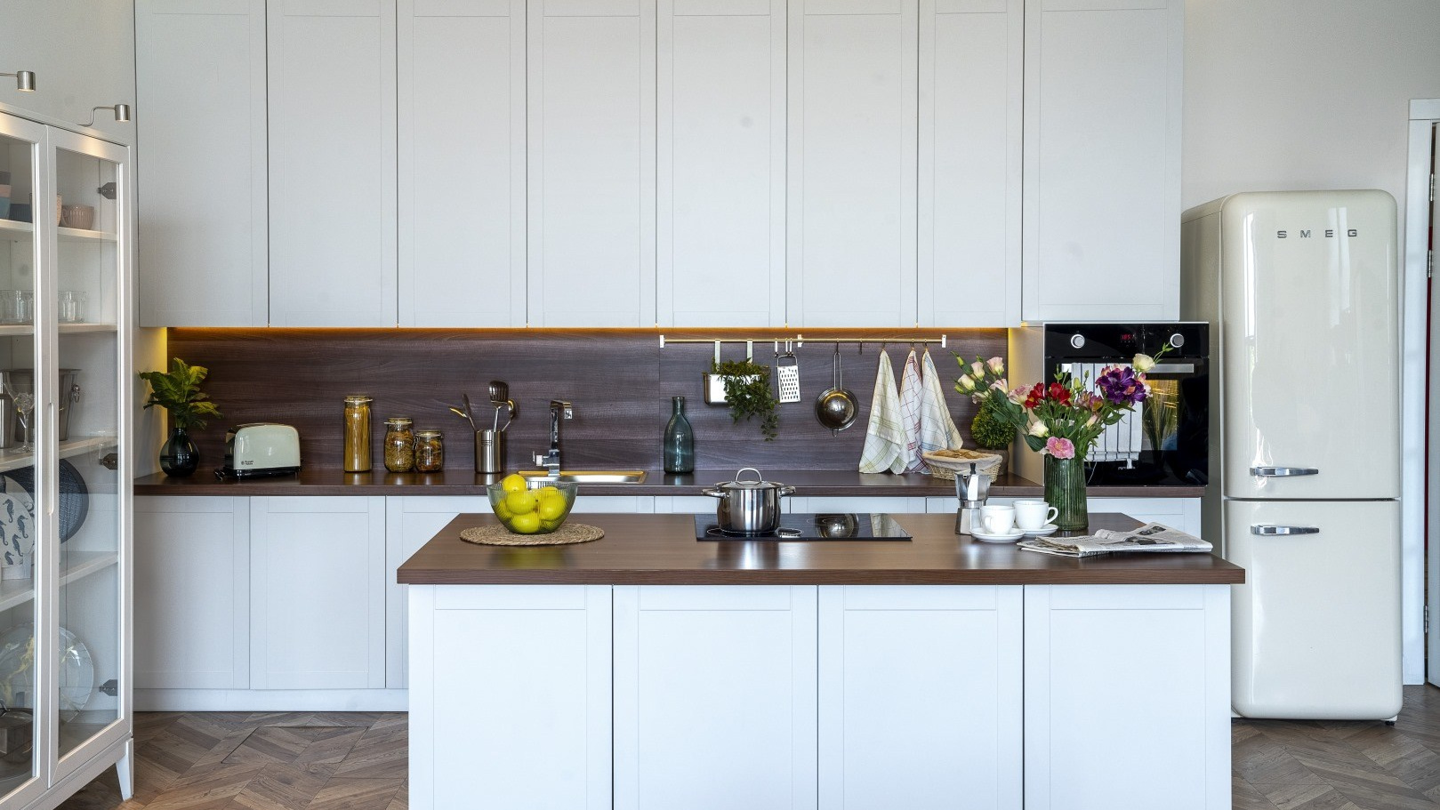 Контент зйомка для кондитера, бренд фотосесія для кондитера київ, бренд-фотосесія Київ, контент-фотосесія, фотоконтент для бізнесу, фотограф Київ, фотосесія для бренду, фото для соцмереж, візуал, особистий бренд, Фотостудія з кухнею Київ, Кухня-вітальня для фотозйомки,Затишна локація для контент-фотосесії,