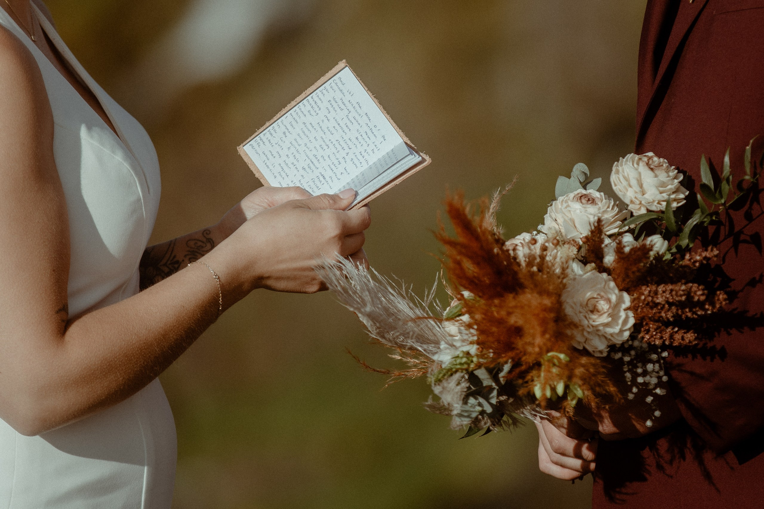 What to pack for Iceland elopement: ultimate Iceland elopement packing list. Destination wedding elopement photographer videographer
