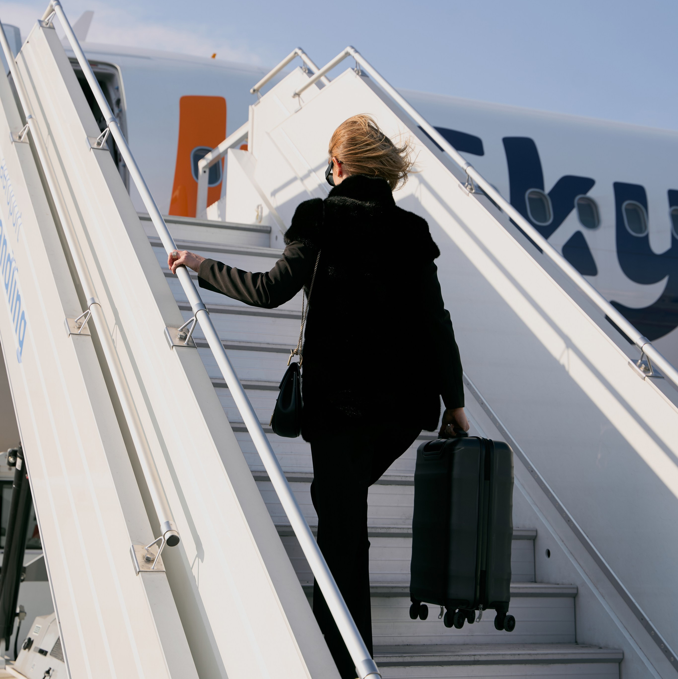 Название компаний. Привет