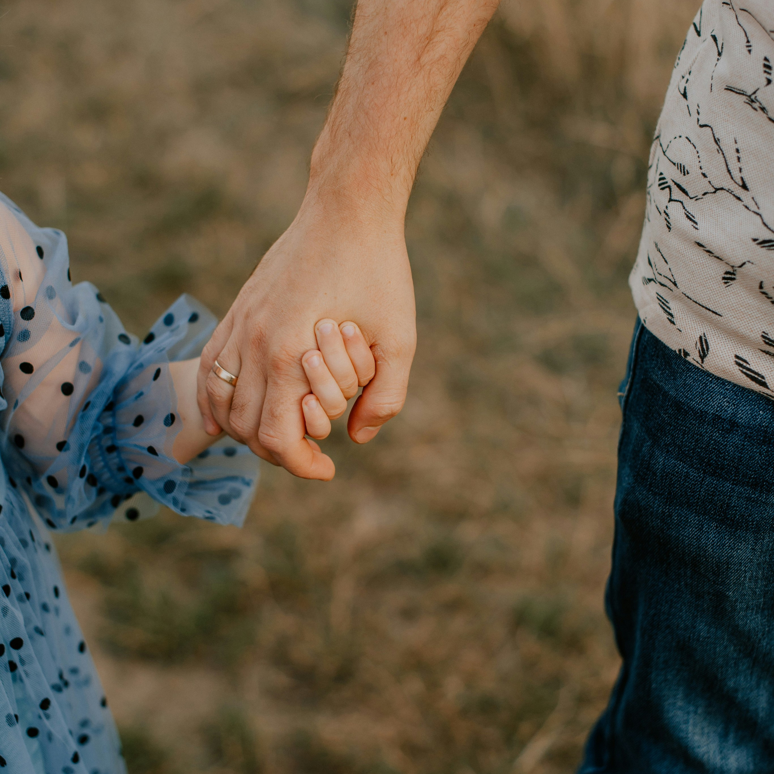 Cacciatori di Meraviglie | Servizio Fotografico Primaverile per Famiglie