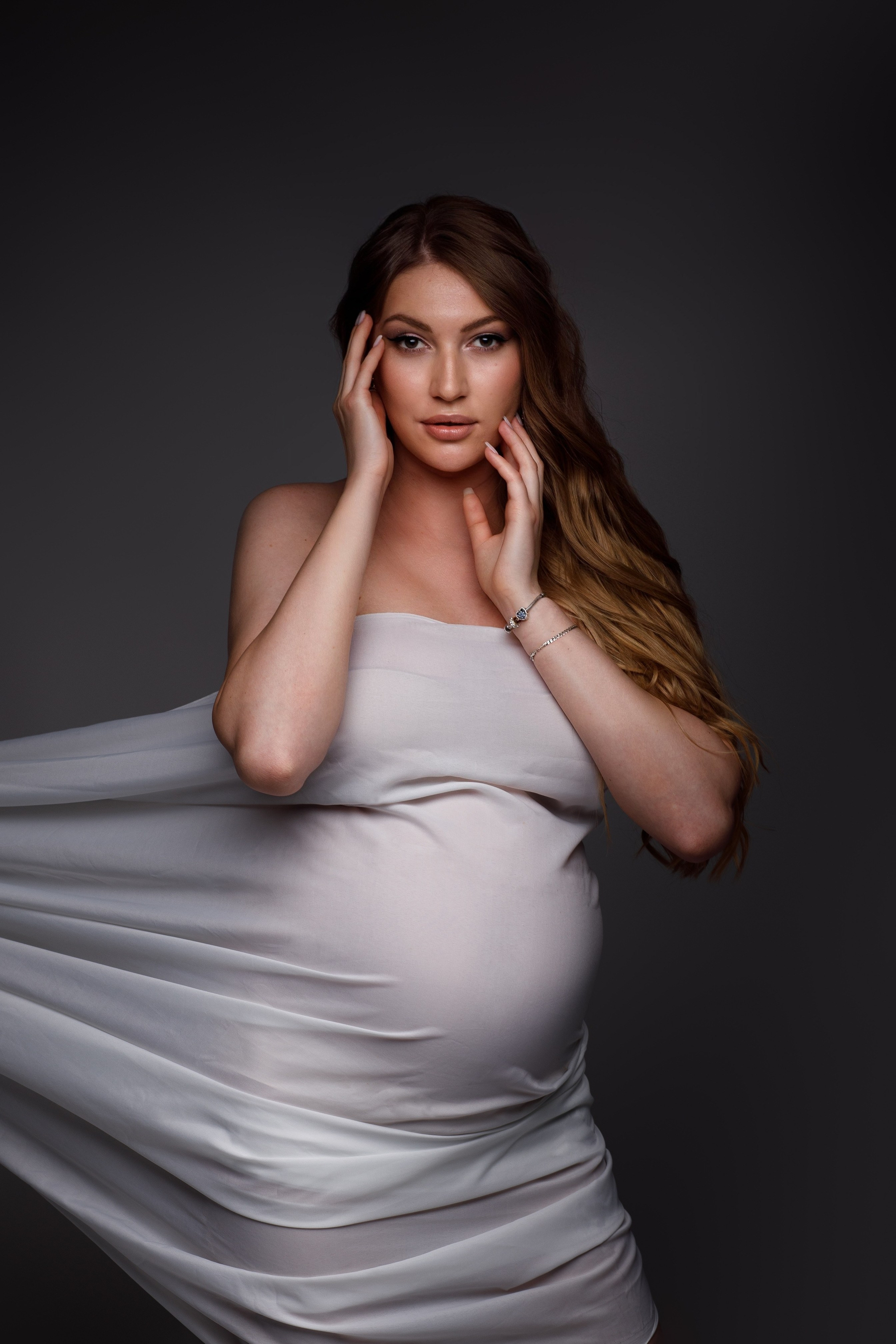 Babybauchshooting. Professionelle Fotografin in Villingen-Schwenningen Olena Reichel