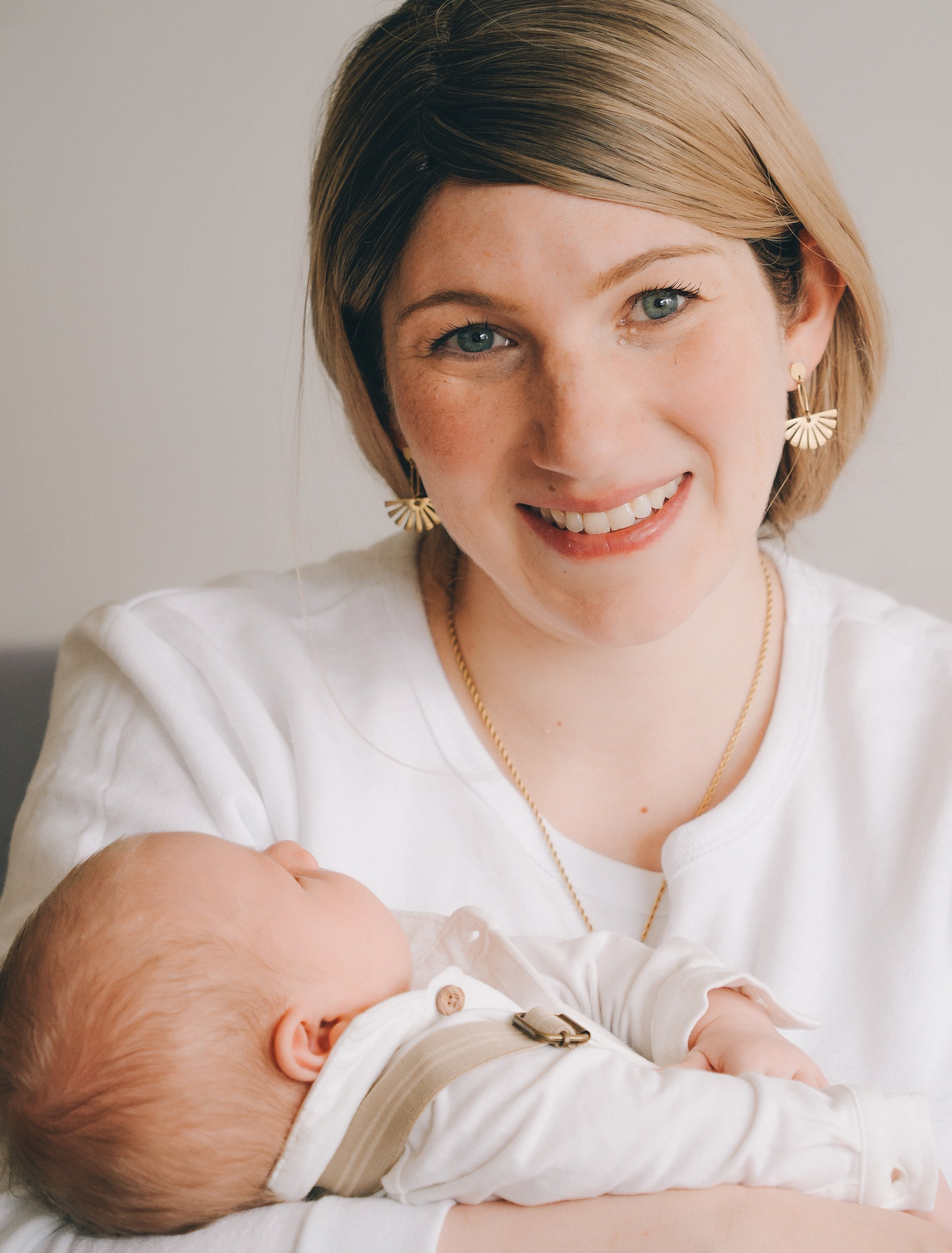 Newborn Photography at Home in Solihull & Birmingham | Irina Zoteeva. Irina Zoteeva | Artistic Portrait, Family & Brand Photographer in Solihull, Birmingham