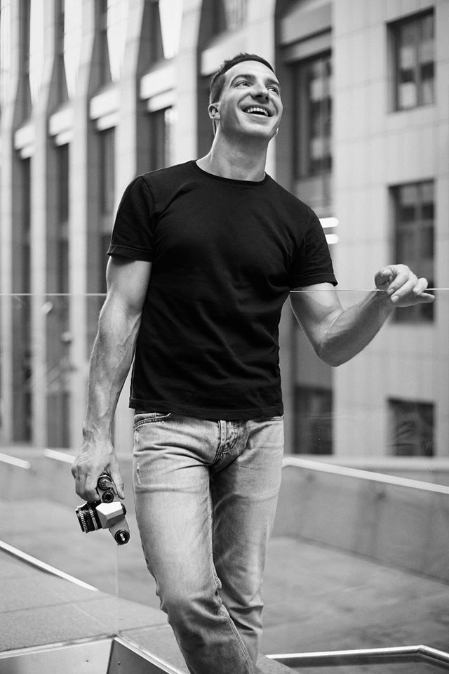 Контакти. Портретний та репортажний фотограф в Києві Юрій Корнійчук