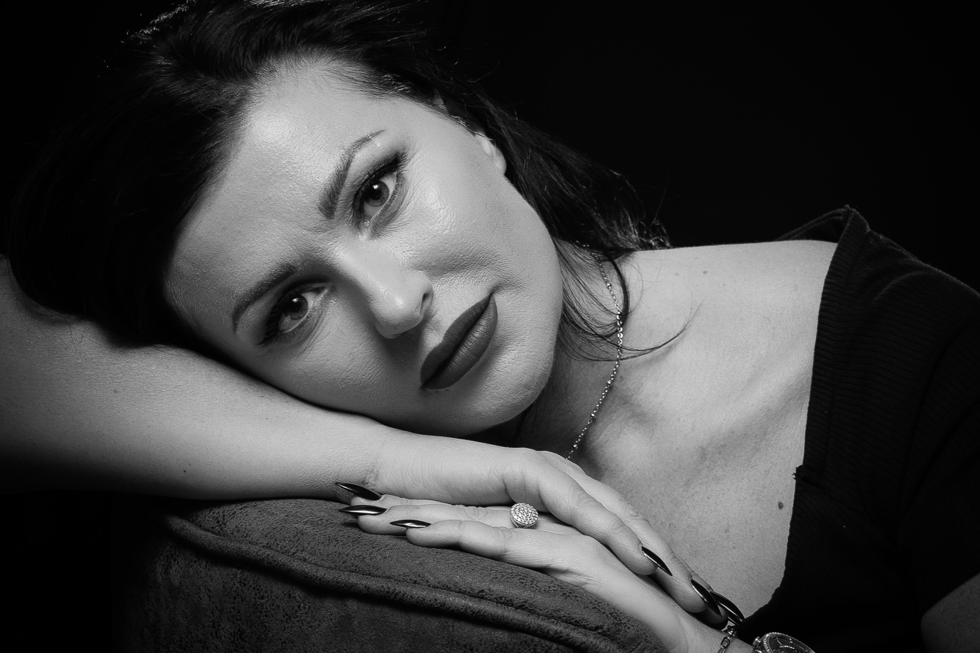 Portraitfotografie im Studio. Fotograf NRW aus Wickede Ruhr, Milla Kunst