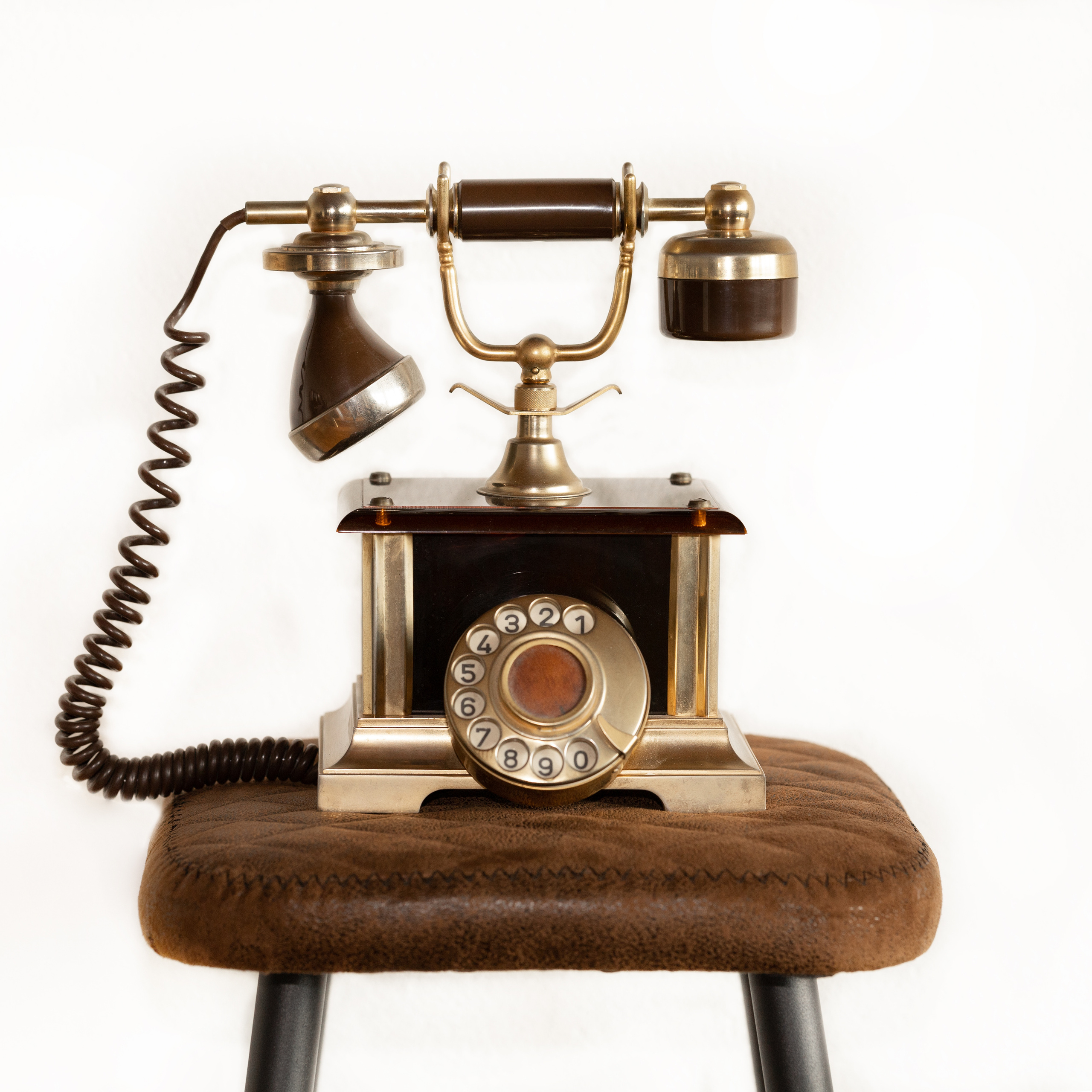 Kontakt. FotoStory by Lana Gfeller / Kanton Zürich