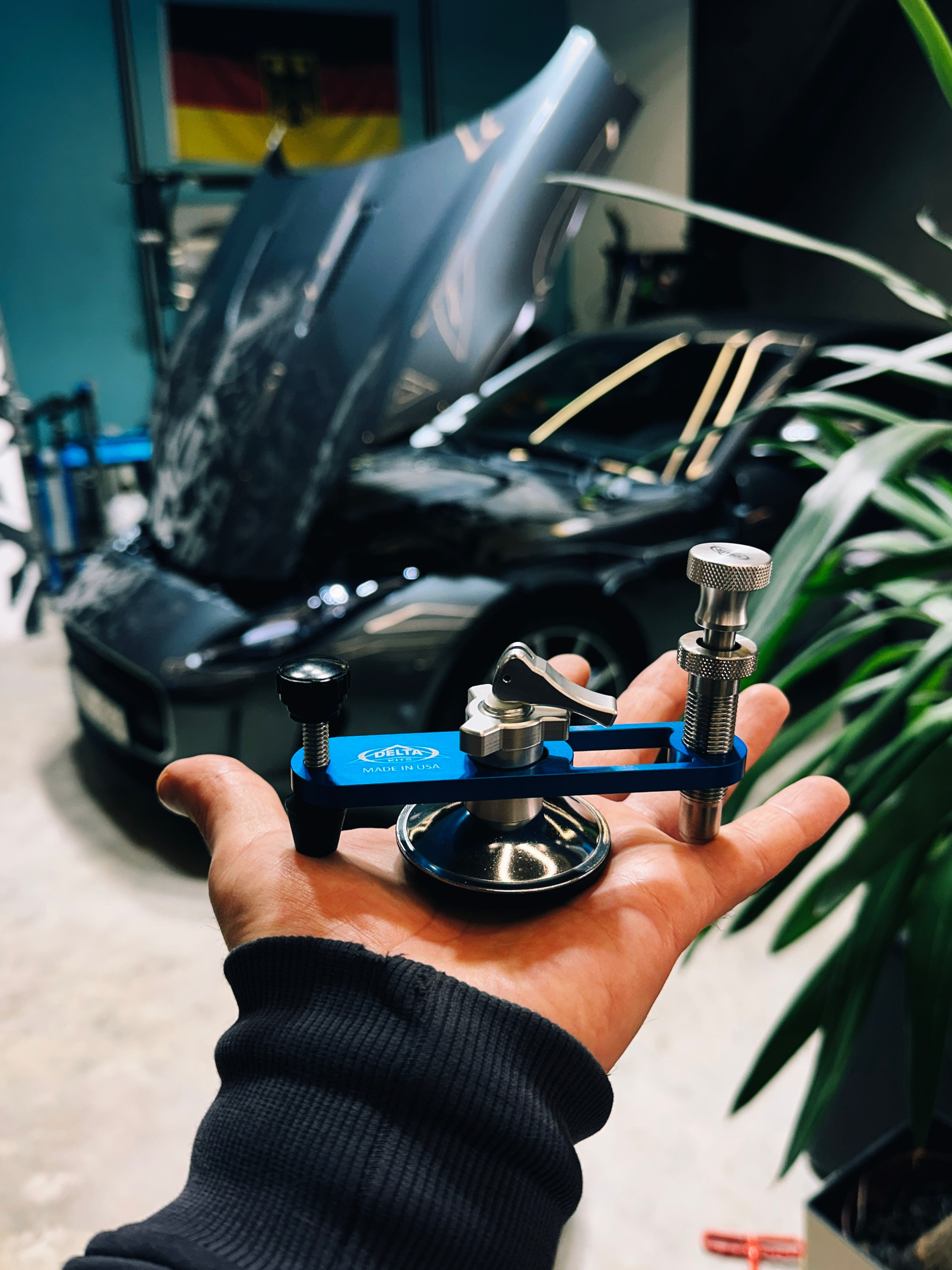 Ремонт скола на лобовом стекле автомобиля в Кишинёве — профессиональное восстановление автостекла