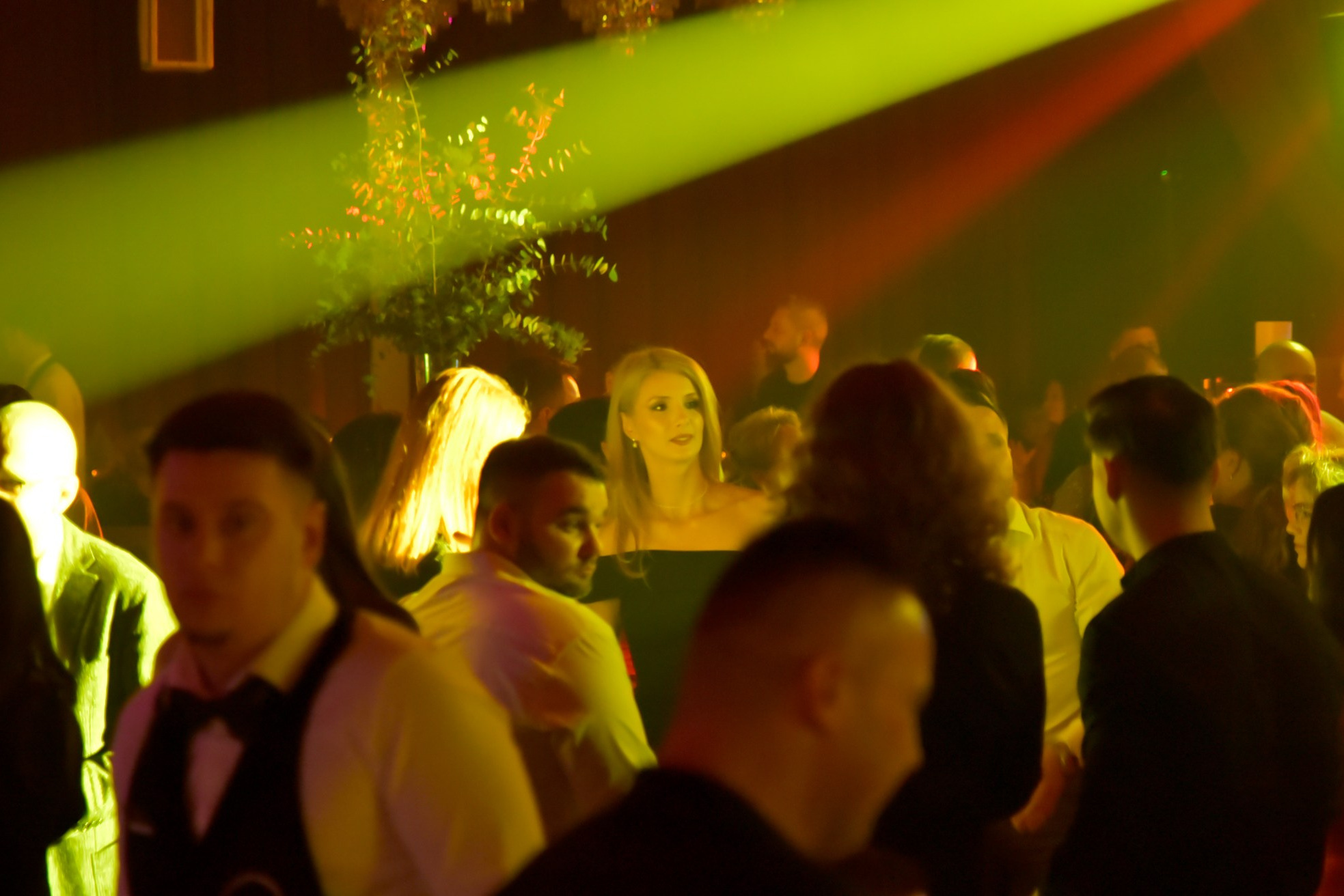 Vibe-ul în pozele tale. Wedding photographer from Bucharest Eugen Elisei