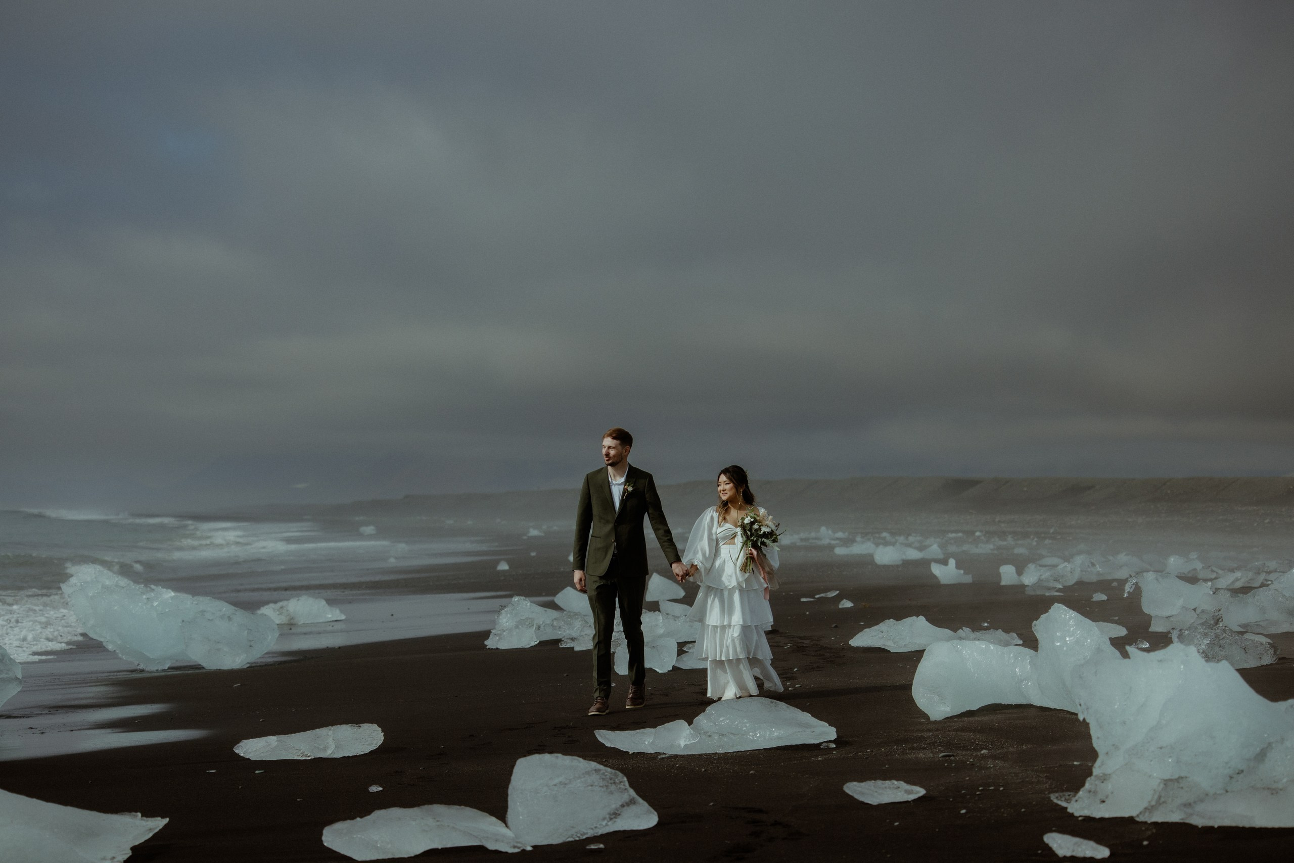 What to pack for Iceland elopement: ultimate Iceland elopement packing list. Destination wedding elopement photographer videographer