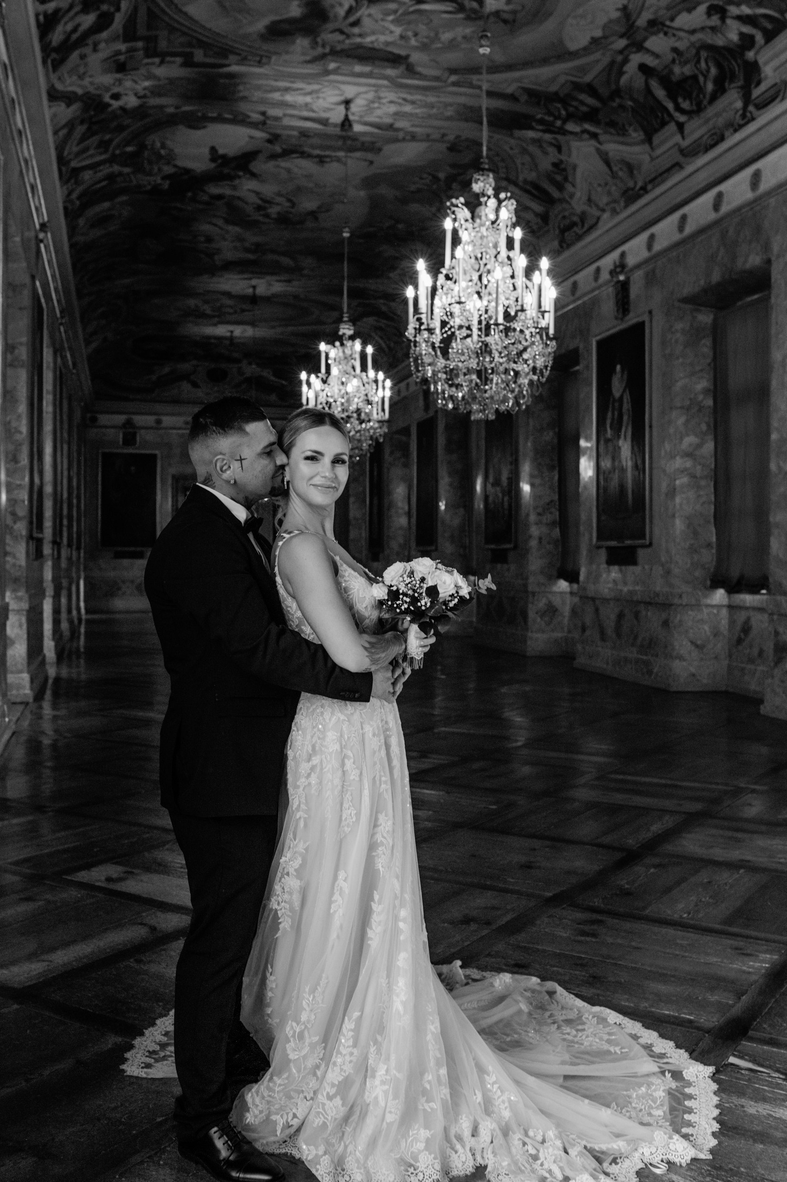 Braut und Bräutigam bei emotionalem Hochzeitsshooting – Hochzeitsfotografie Würzburg