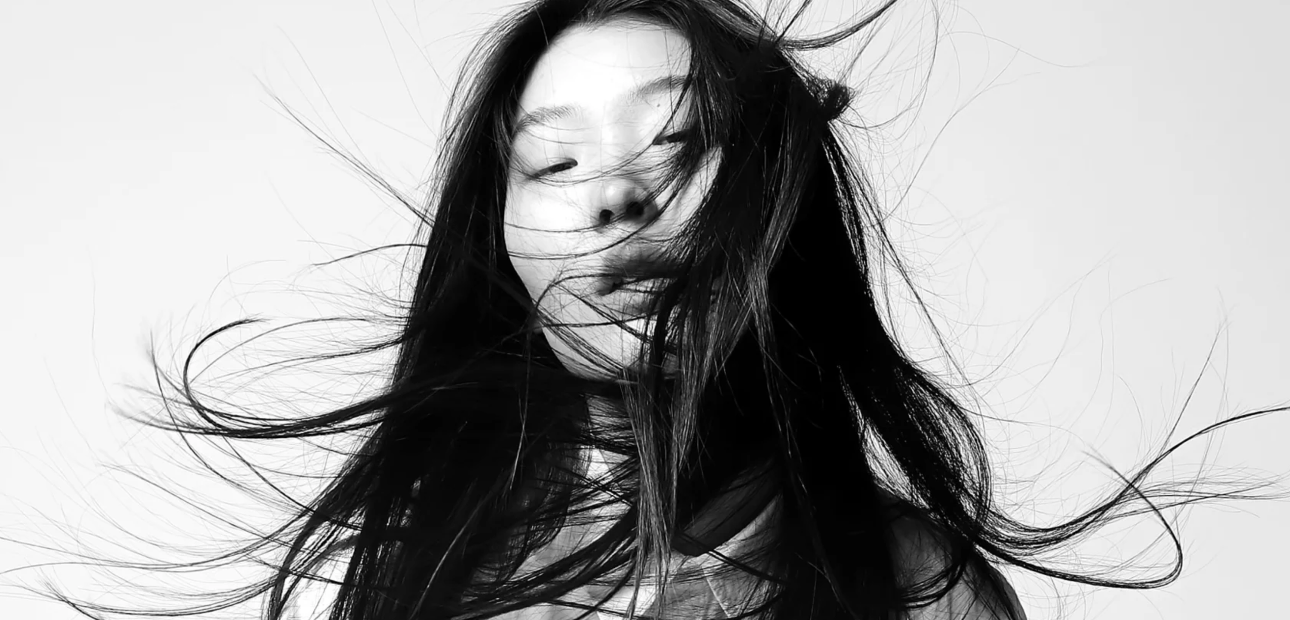 Monolab Self-Portrait Studio Գրանցվեք ֆոտոսեսիայի առանց լուսանկարչի