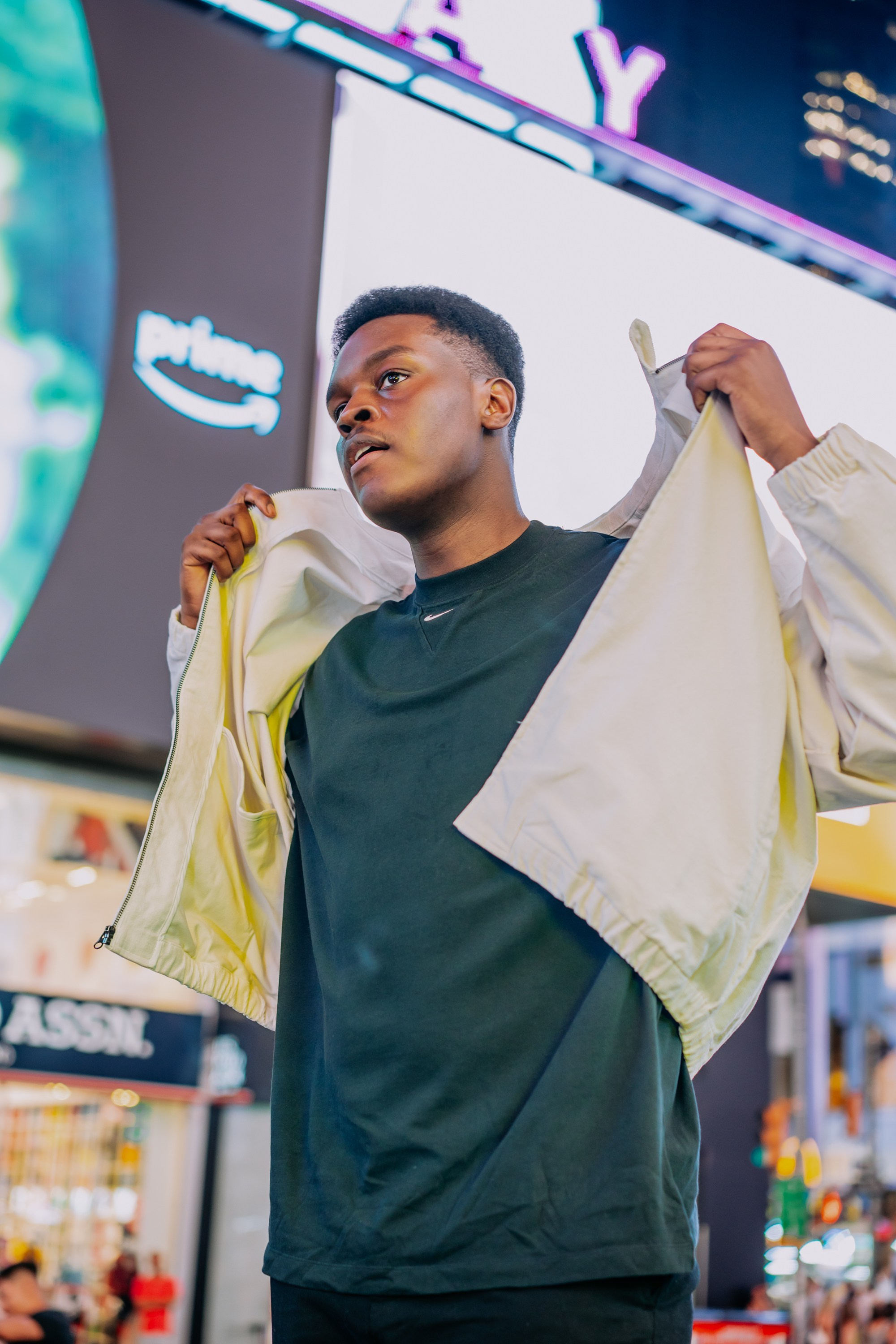 Contact. Portrait and wedding photographer in New York