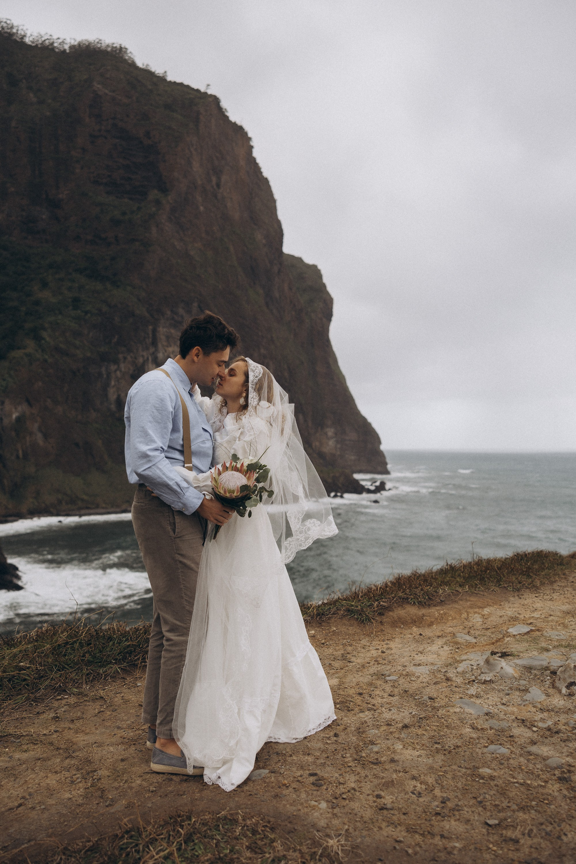 wedding photography Madeira cliffs dramatic landscape couple session photographer