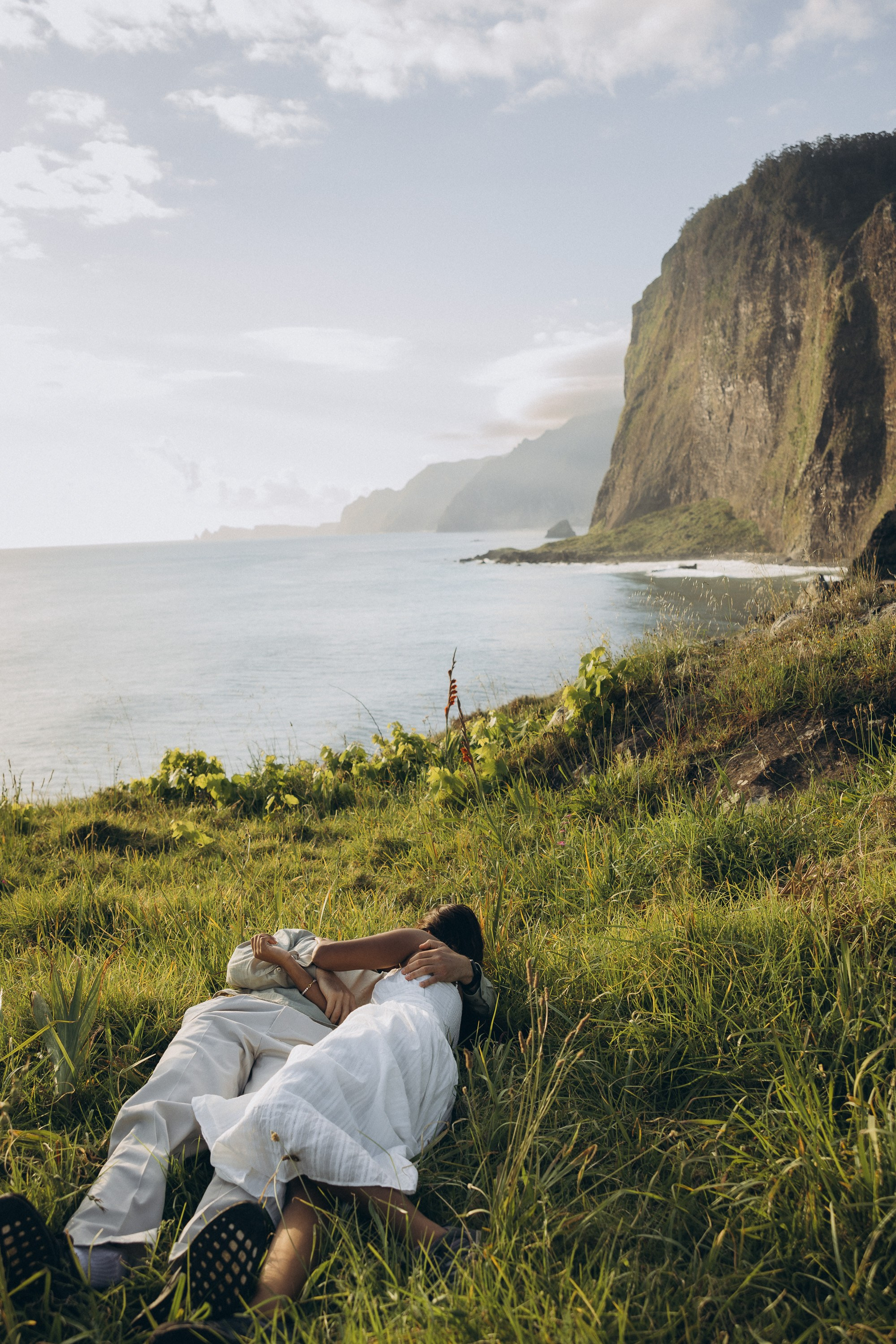 romantic couple on Madeira cliffs Miradouro do Guindaste ocean view photography