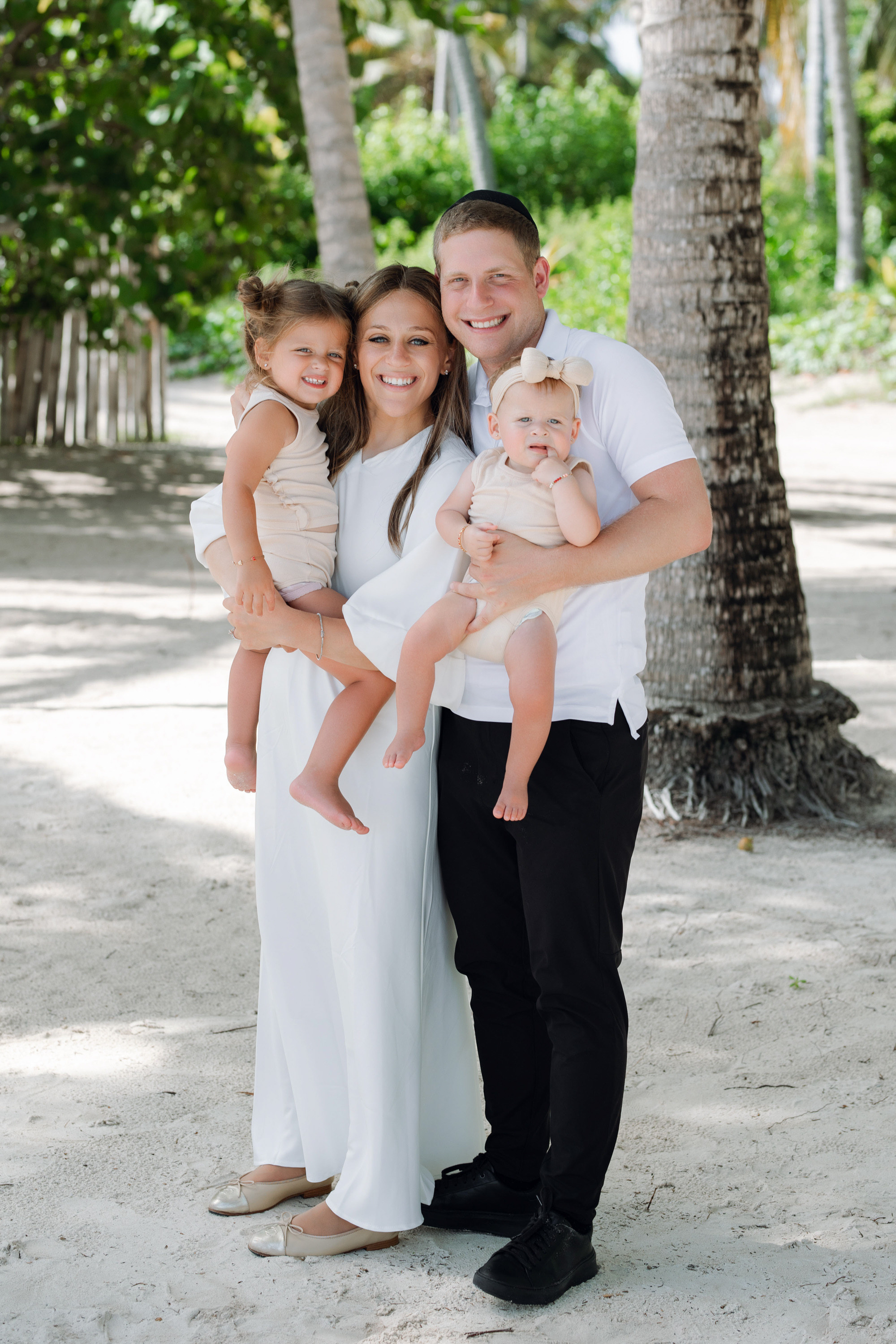 Family Photoshoot for Lori Jaffa: Capturing Moments at Cabesa de Toro