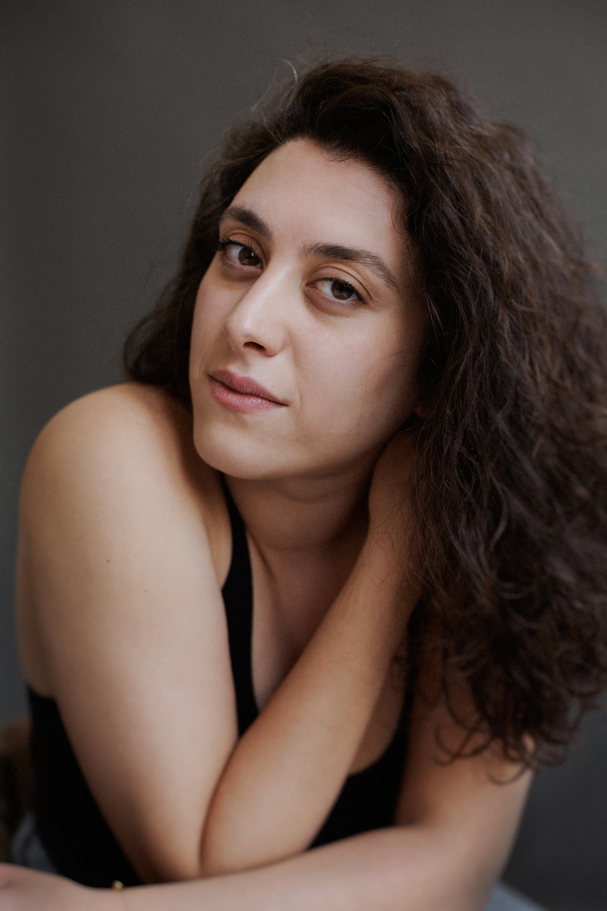 Actress headshots photographer, beautiful Eirini in Amsterdam photo studio by Victoria Ushkanova