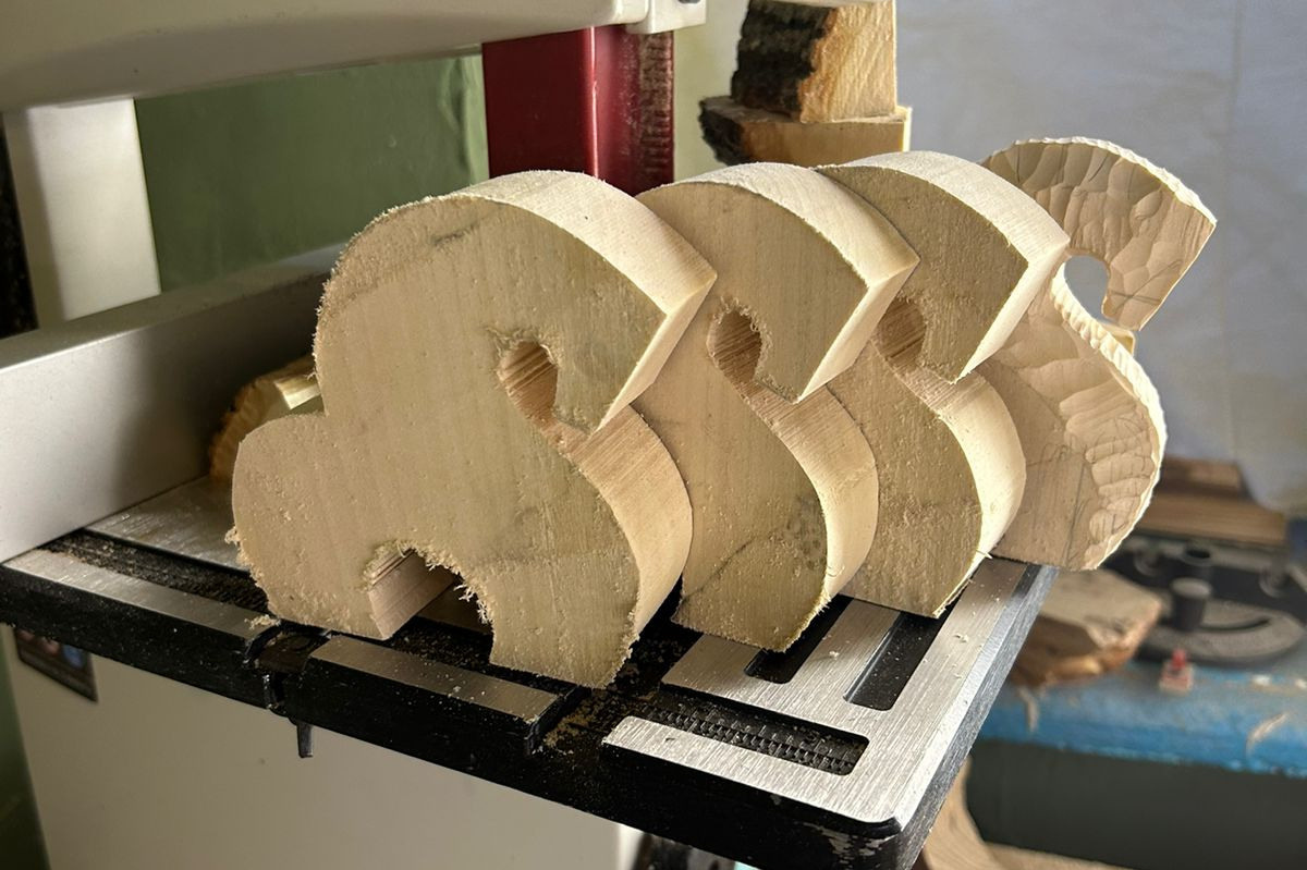 Master classes (Velikiy Novgorod). Wood carving. Unique decorative sculptures for interior