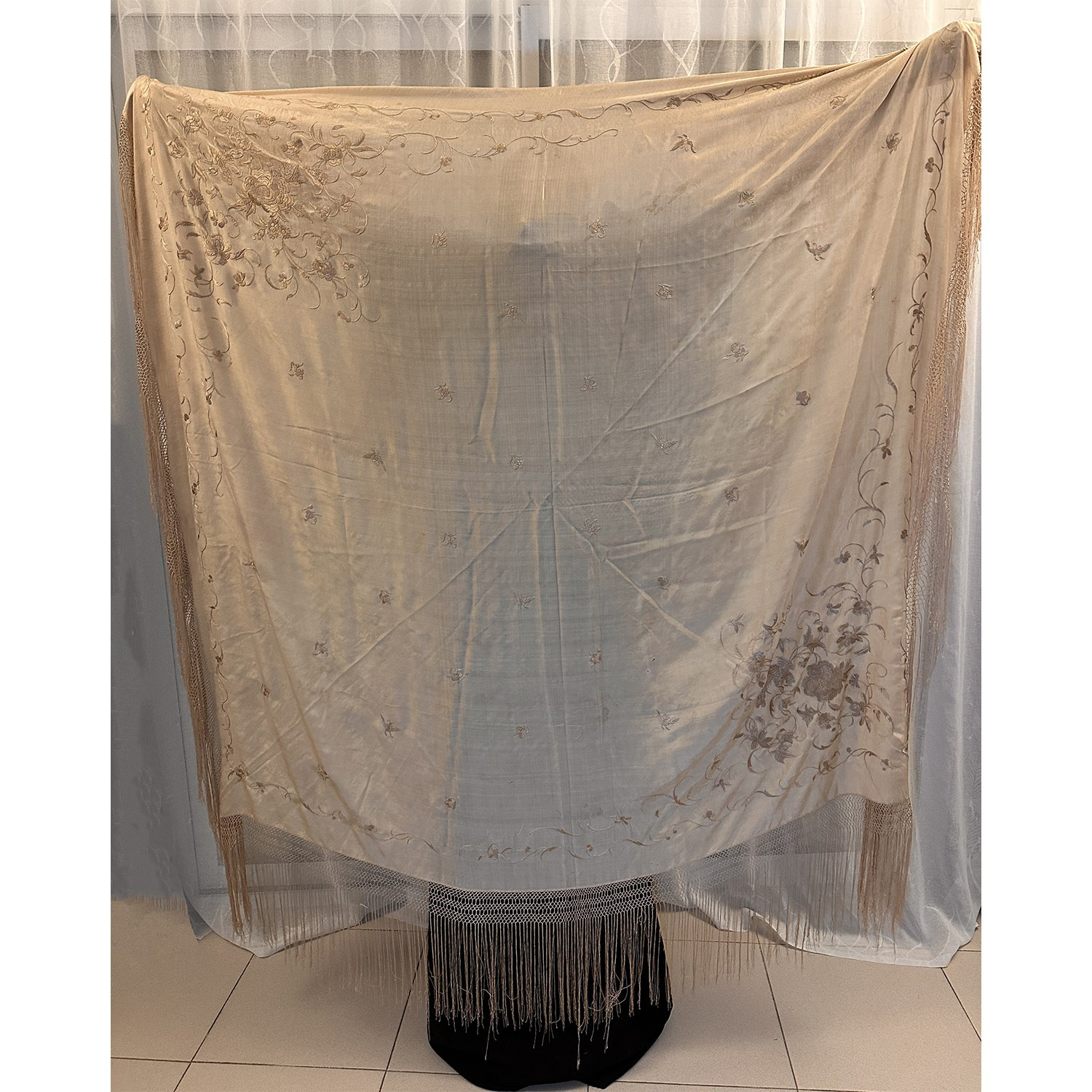 Clothing and Accessories. Современнные и актикварные украшения в Барселоне, Москве и Санкт-Петербурге