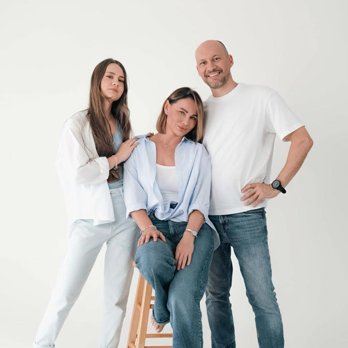 Family & Maternity Photography in Jacksonville, FL | Studio Portraits